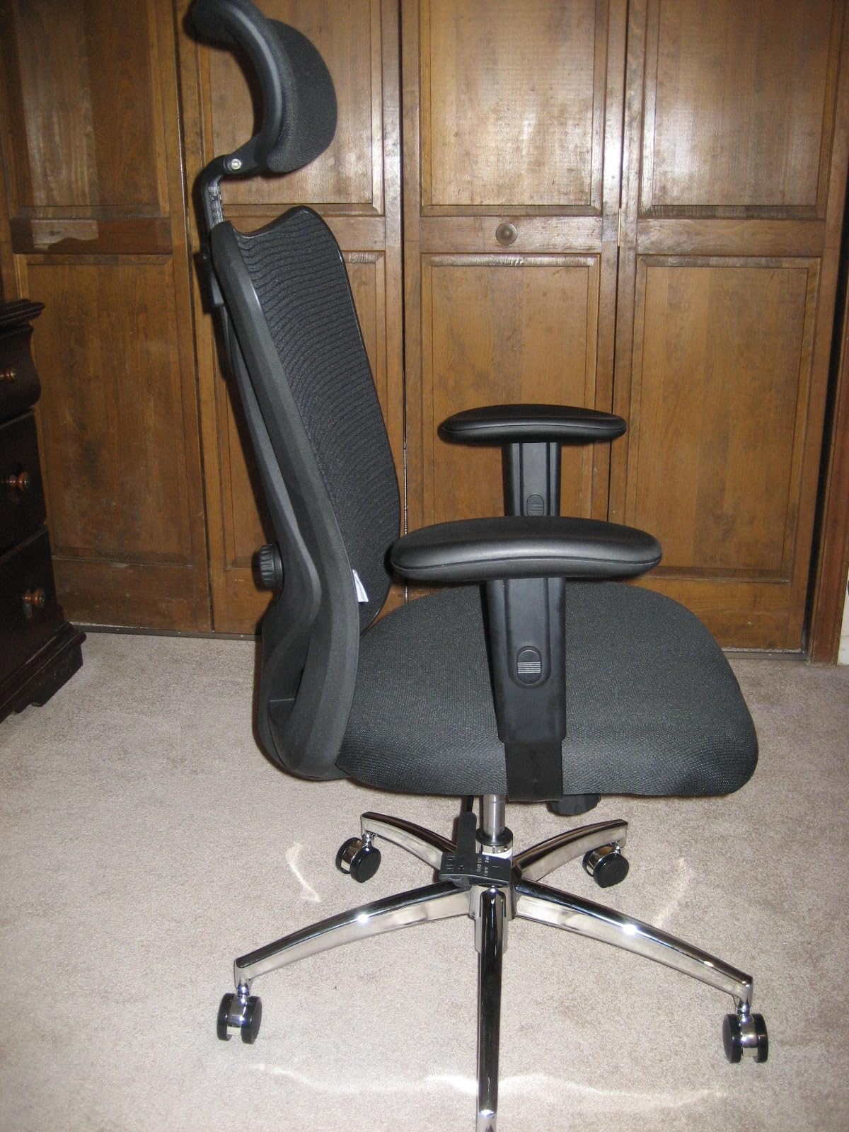 SIHOO M18 Ergonomic Office Chair for Big and Tall People Adjustable Headrest with 2D Armrest Lumbar Support and PU Wheels Swivel Tilt Function Black Customer Review SIHOO M18 Ergonomic Office Chair for Big and Tall People Adjustable Headrest with 2D Armrest Lumbar Support and PU Wheels Swivel Tilt Function Black - Customer Photo 2