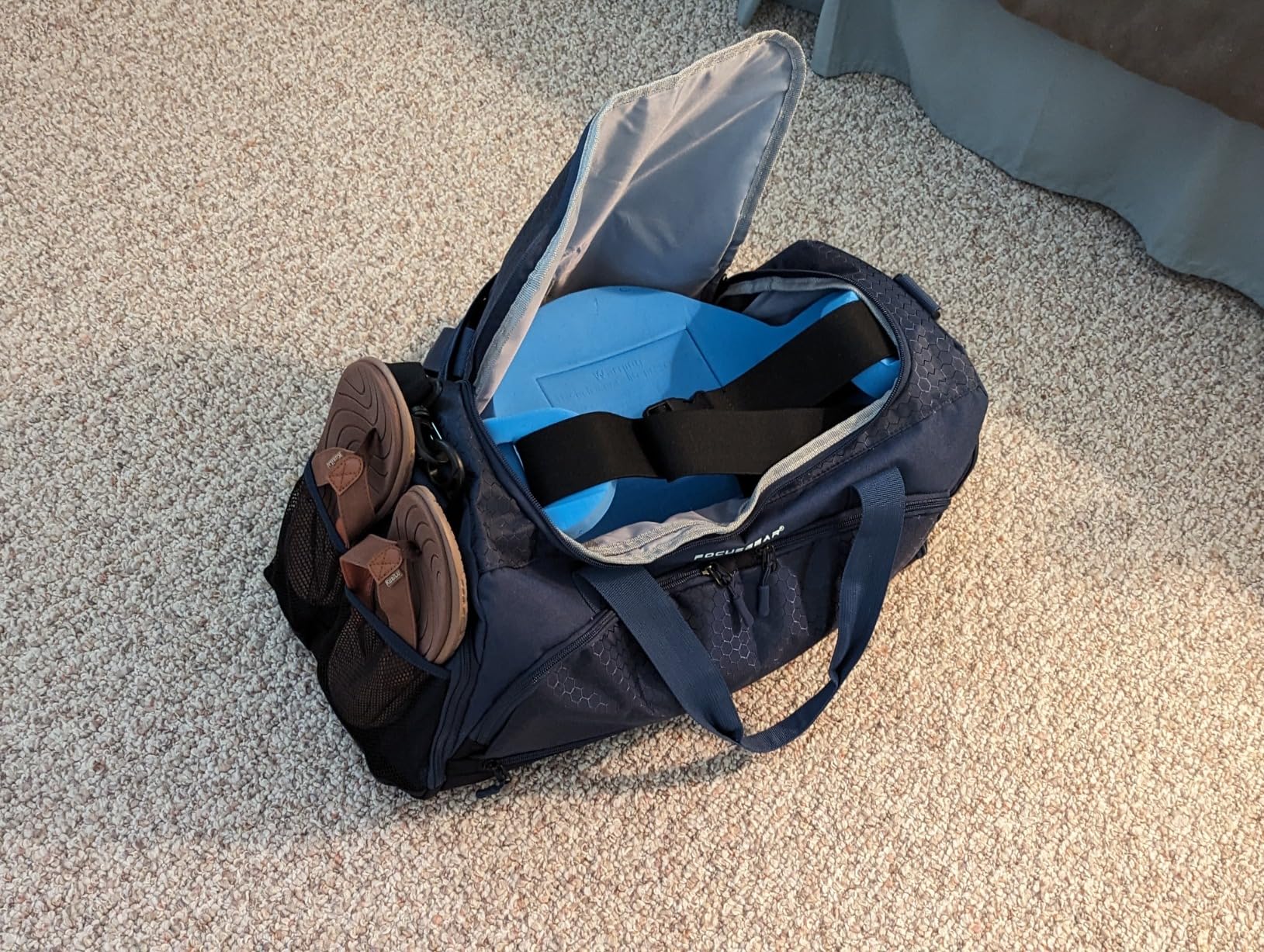 Ultimate Gym Bag 2.0: The Durable Crowdsource Designed Duffel Bag with 10 Optimal Compartments Including Water Resistant Pouch Customer Review Ultimate Gym Bag 2.0: The Durable Crowdsource Designed Duffel Bag with 10 Optimal Compartments Including Water Resistant Pouch - Customer Photo 2