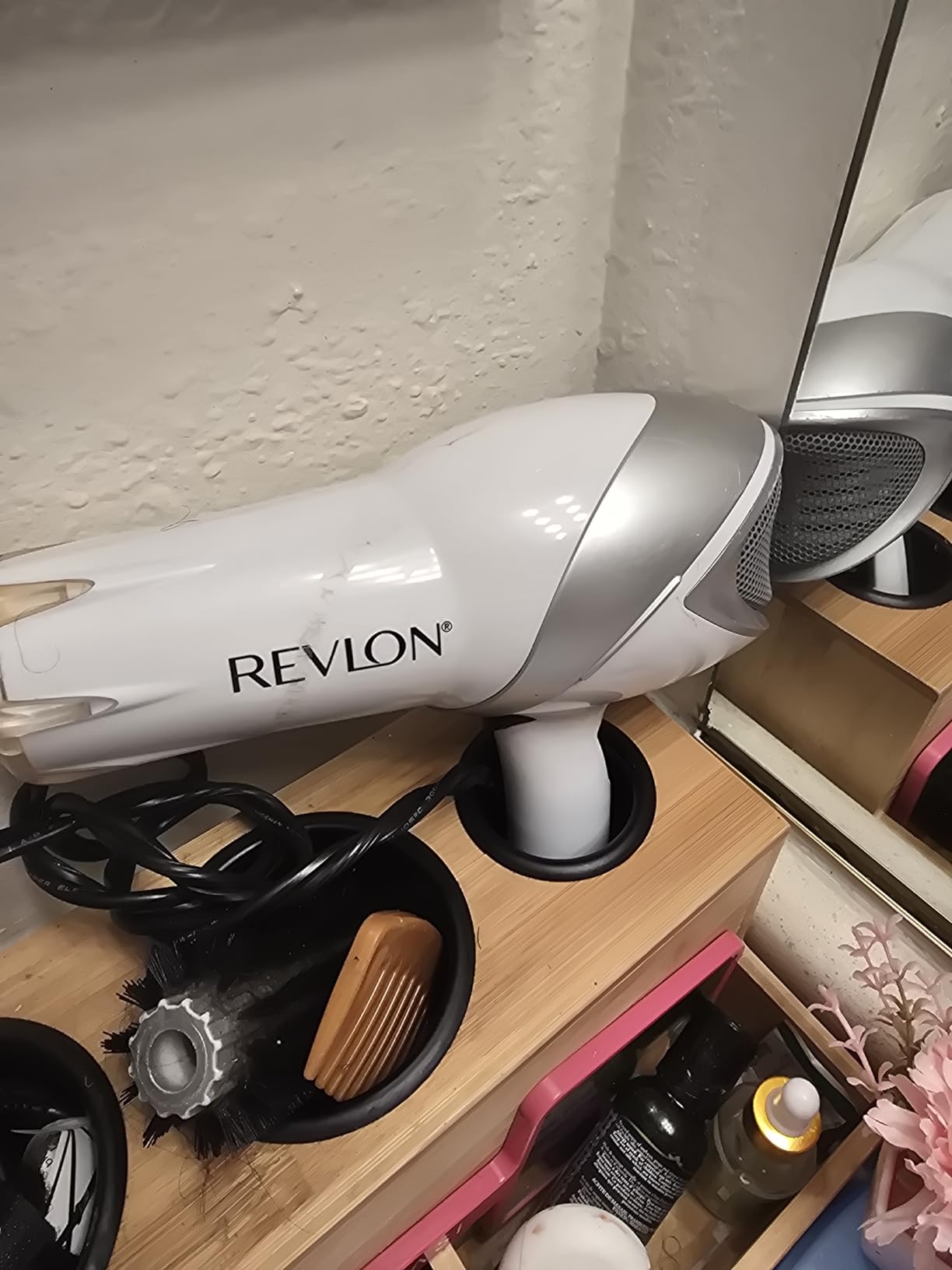 REVLON Infrared Hair Dryer with Diffuser & Concentrator - Ionic Ceramic Blow Dryer for Frizz Control, Shine, Soft Hair & Moisture Protection - 1875W Professional Salon-Quality - Customer Photo 1