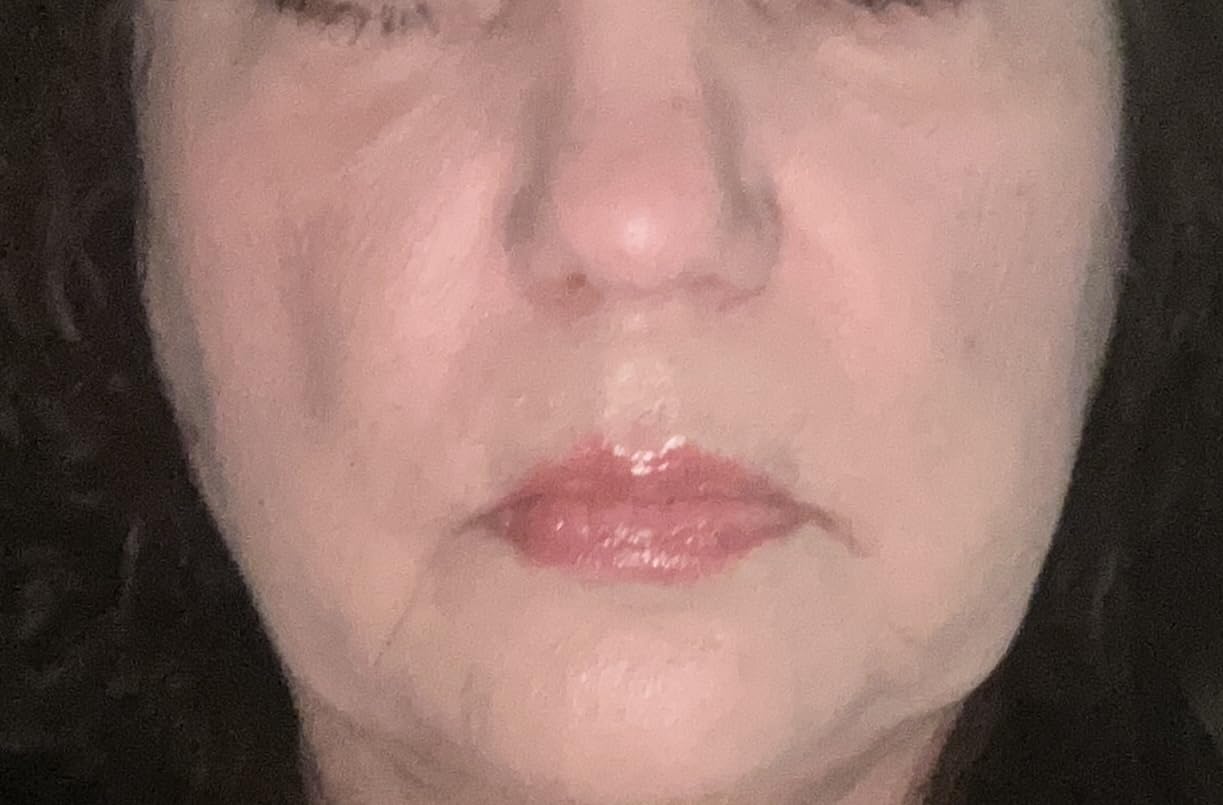 IT Cosmetics CC+ Cream - Natural Full Coverage Foundation With SPF 50+, Color Corrector & Anti-Aging Hydrating Serum, Hyaluronic Acid + Peptides, Lightweight Up To 24H Wear, All Skin Types- 1.08 fl oz Customer Review IT Cosmetics CC+ Cream - Natural Full Coverage Foundation With SPF 50+, Color Corrector & Anti-Aging Hydrating Serum, Hyaluronic Acid + Peptides, Lightweight Up To 24H Wear, All Skin Types- 1.08 fl oz - Customer Photo 2