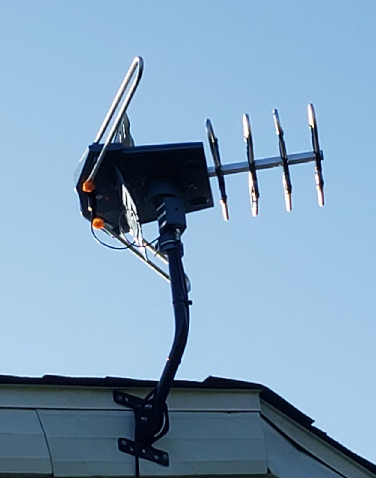 PBD Outdoor Digital Amplified HDTV Antenna, 150 Mile Motorized 360 Degree Rotation, Wireless Remote Control, 59FT RG6 Coax Cable, Coaxial Grounding Block, UHF VHF 1080P 4K, Support 2 TVs - Customer Photo 1