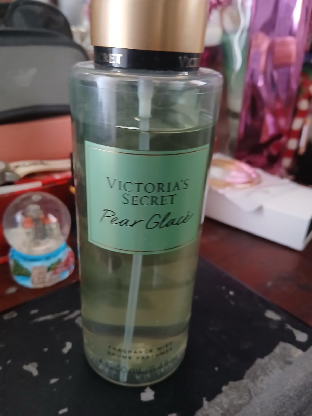 Victoria's Secret Velvet Petals Body Mist for Women, Perfume with Notes of Lush Blooms and Almond Glaze, 250 ml / 8.4 oz - Customer Photo 1