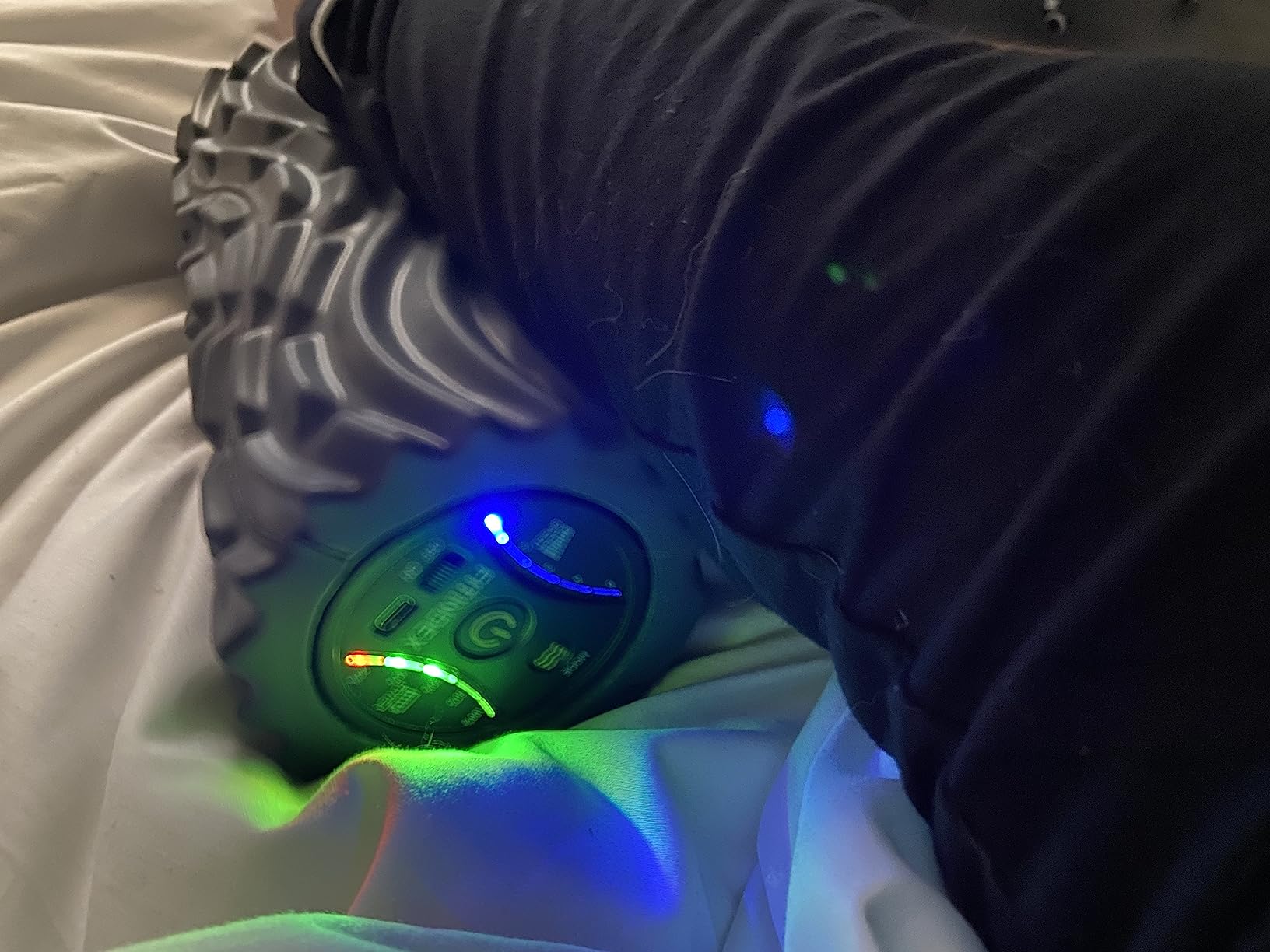 FITINDEX Vibrating Foam Roller for Back Pain, 5-Speed Muscle Massage, FSA HSA Eligible, Exercise, Muscles Deep Tissue, Physical Therapy, Pilates, Yoga, Neck, Leg, Rechargeable, Travel Portable Gray - Customer Photo 5