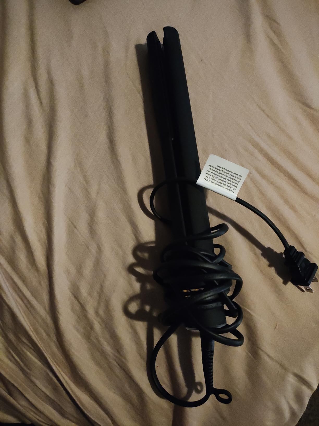 HOT TOOLS Pro Artist Black Gold Ionic 1 1/4 Inch Flat Iron - Use as Straightener for Sleek Straight Hair or Use Rounded Edges for Shiny Curls and Waves, Stylist-Preferred Styles - Customer Photo 1