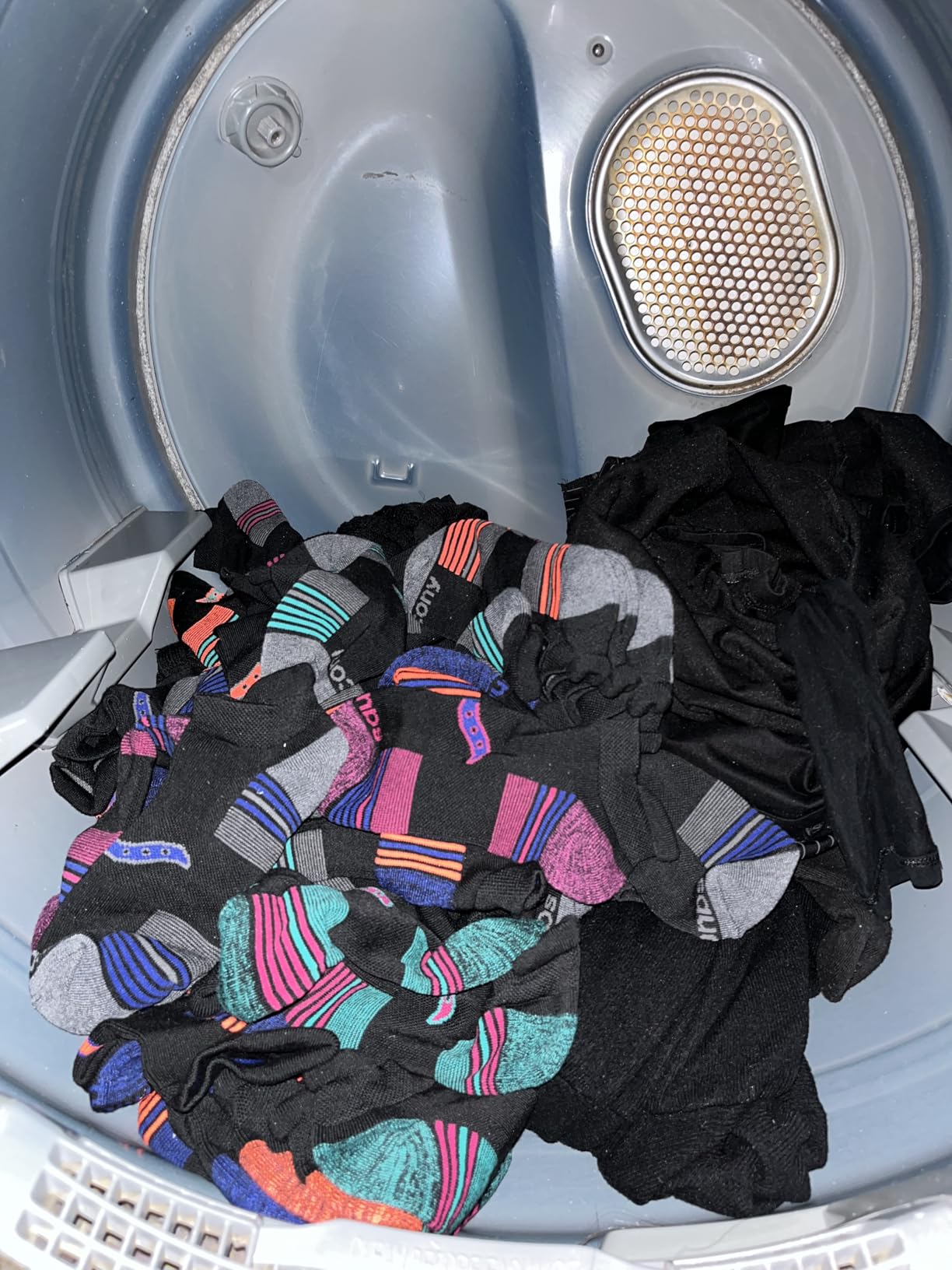 Saucony Women's RunDry Performance Heel Tab Athletic Socks, Available in S-L (8, 16, 24 Pairs) Customer Review Saucony Women's RunDry Performance Heel Tab Athletic Socks, Available in S-L (8, 16, 24 Pairs) - Customer Photo 1