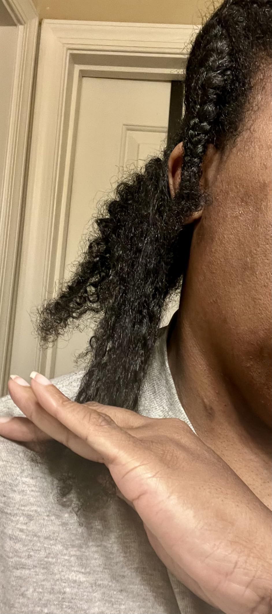 Hair Straightener Brush, TYMO Ring Hair Straightener Comb Straightening Brush for Women with 5 Temps 20s Fast Heating & Dual Voltage, Black Customer Review Hair Straightener Brush, TYMO Ring Hair Straightener Comb Straightening Brush for Women with 5 Temps 20s Fast Heating & Dual Voltage, Black - Customer Photo 3