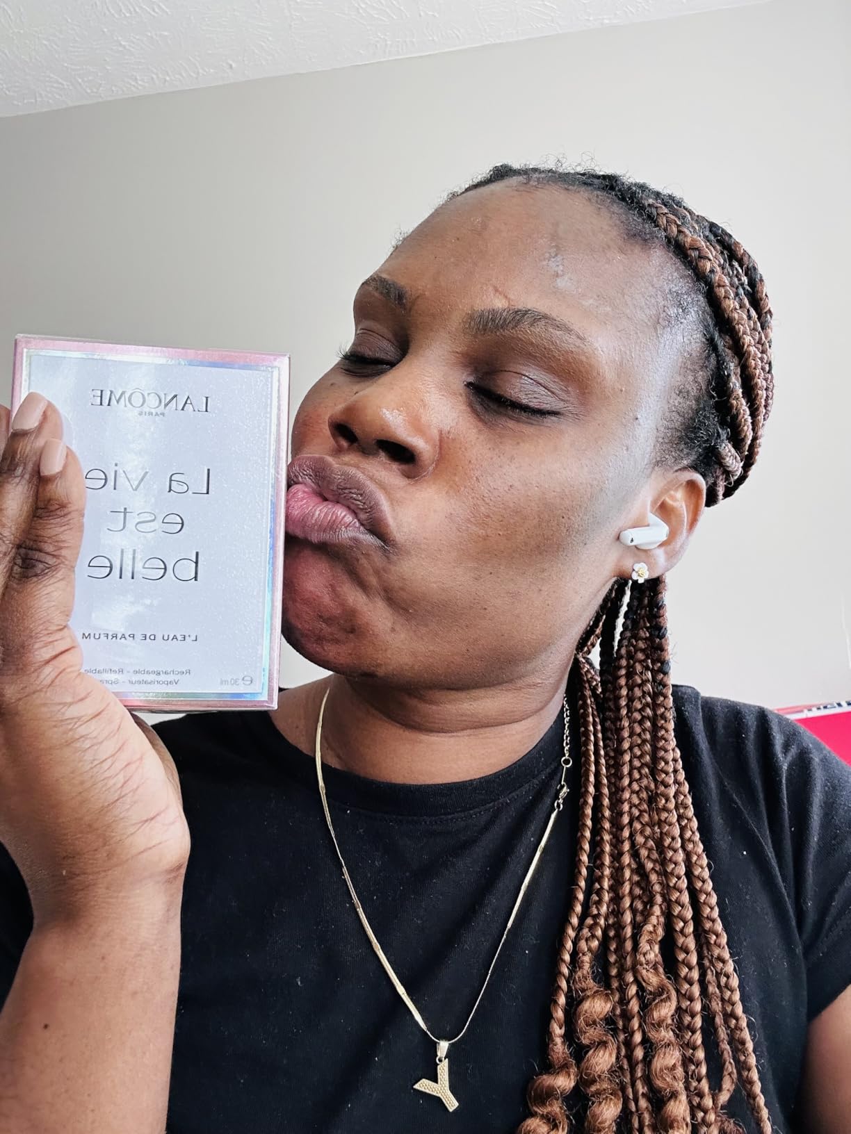 Lancôme La Vie Est Belle Eau de Parfum - Long Lasting Fragrance with Notes of Iris, Earthy Patchouli, Warm Vanilla & Spun Sugar - Floral & Sweet Women's Perfume - Customer Photo 2