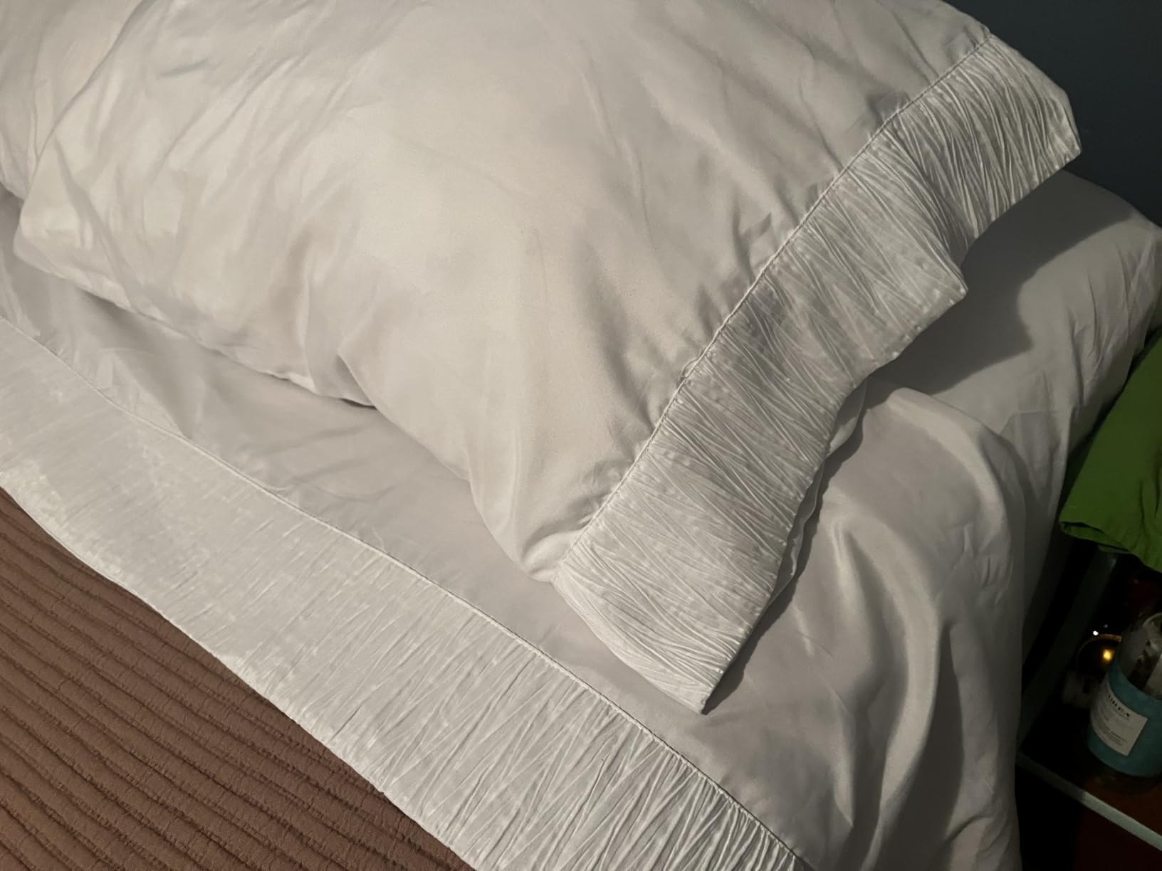 Bedsure Queen Sheet Set - 4 Pieces Soft Queen Size Sheets - Breathable & Cooling - Hotel Luxury - Easy Care Polyester Microfiber Bedding for Women, Men, Dark Grey Customer Review Bedsure Queen Sheet Set - 4 Pieces Soft Queen Size Sheets - Breathable & Cooling - Hotel Luxury - Easy Care Polyester Microfiber Bedding for Women, Men, Dark Grey - Customer Photo 5