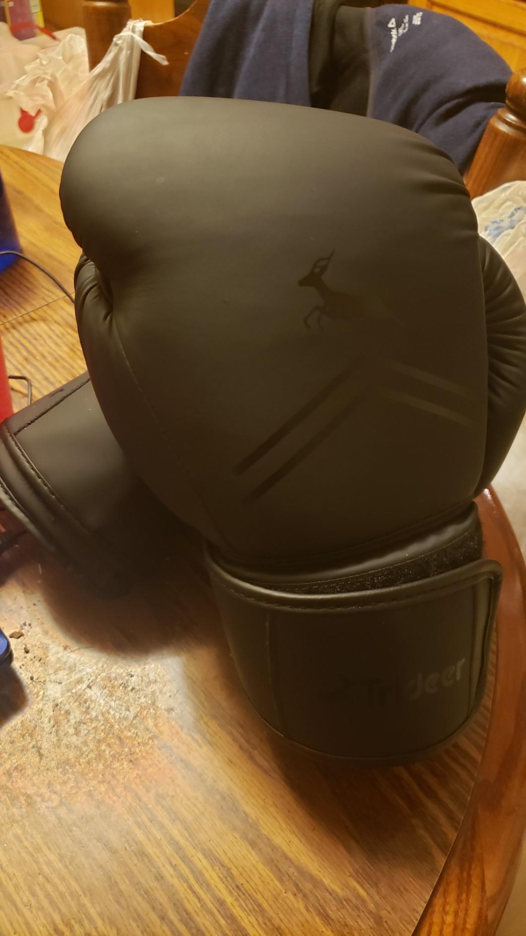 Trideer Pro Grade Boxing Gloves for Men & Women - Kickboxing Training Gloves - Heavy Bag Gloves, Punching Bag Gloves for Boxing, Kickboxing, Muay Thai, MMA Customer Review Trideer Pro Grade Boxing Gloves for Men & Women - Kickboxing Training Gloves - Heavy Bag Gloves, Punching Bag Gloves for Boxing, Kickboxing, Muay Thai, MMA - Customer Photo 2