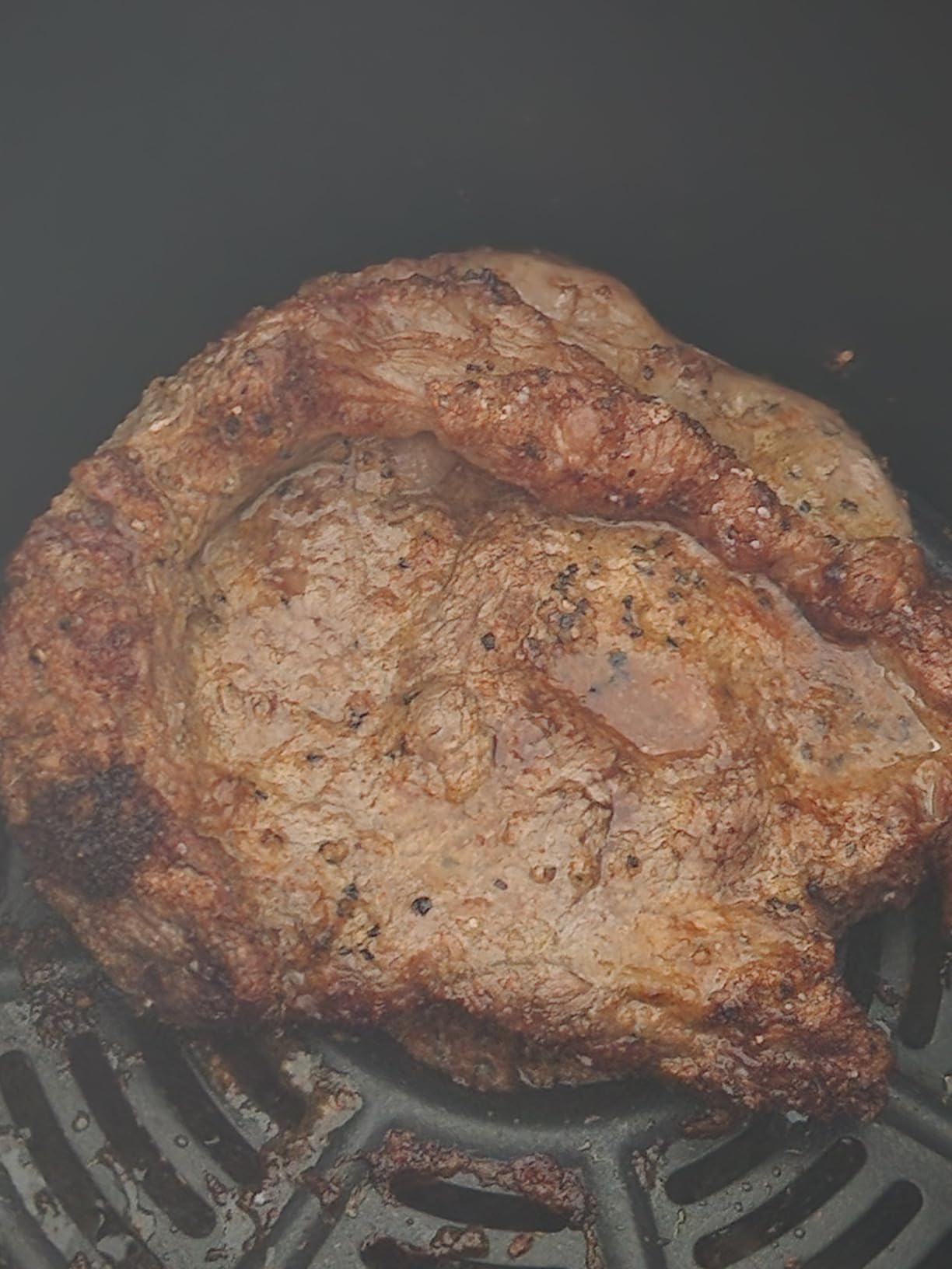 Ninja AF161 Max XL Air Fryer that Cooks, Crisps, Roasts, Bakes, Reheats and Dehydrates, with 5.5 Quart Capacity, and a High Gloss Finish, Grey - Customer Photo 2