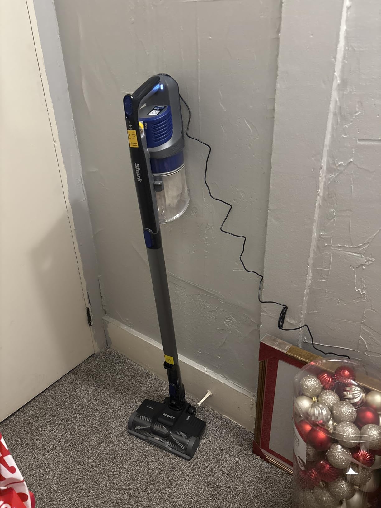 Shark | Pet Cordless Vacuum Cleaner | LED Headlights | Removable Handheld Vacuum for Pet Hair | Crevice Tool & Pet Multi-Tool Included | 40min Runtime | For Carpet & Hard Floors | Grey | IX141 Customer Review Shark | Pet Cordless Vacuum Cleaner | LED Headlights | Removable Handheld Vacuum for Pet Hair | Crevice Tool & Pet Multi-Tool Included | 40min Runtime | For Carpet & Hard Floors | Grey | IX141 - Customer Photo 1