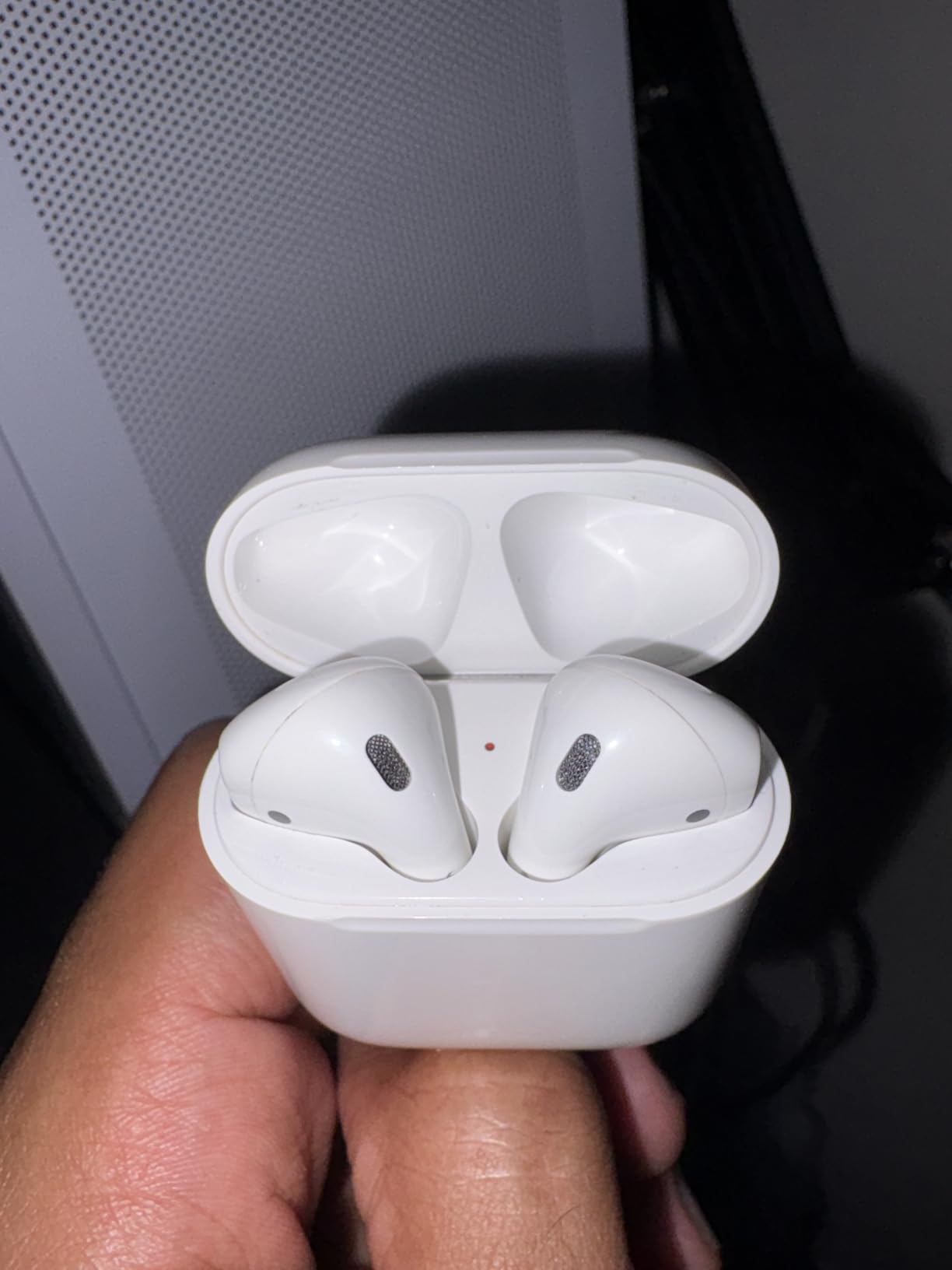 Apple AirPods 2 with Charging Case - White (Renewed) - Customer Photo 1