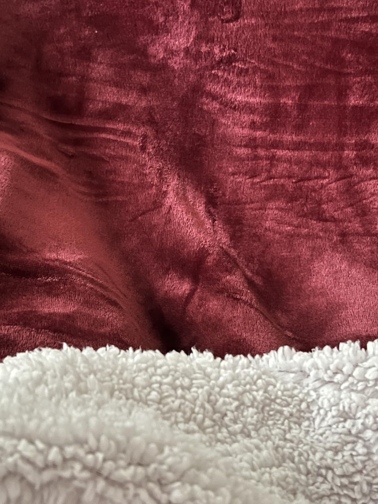 Bedsure Sherpa Fleece Throw Blanket for Couch - Thick and Warm, Soft Fuzzy Plush Throw Blanket for Winter, Black, 50x60 Inches - Customer Photo 1