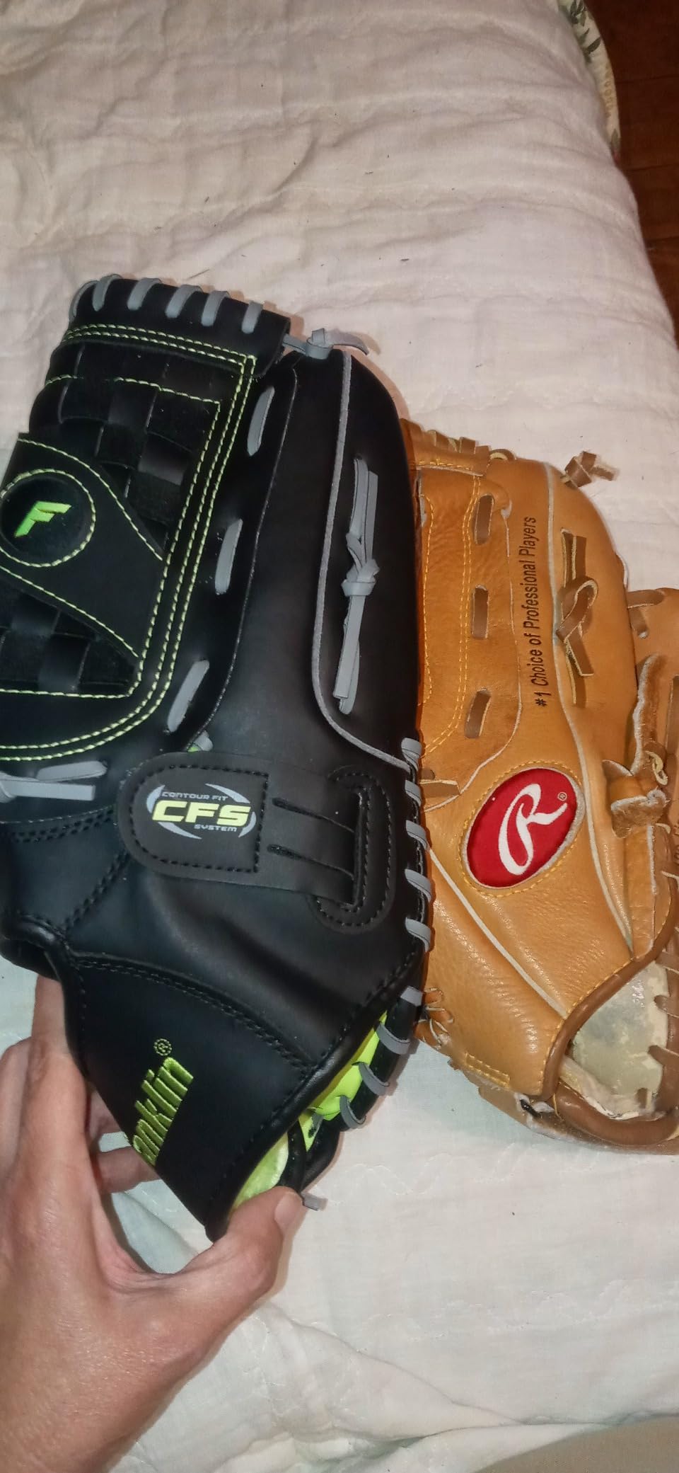 Franklin Sports Field Master Baseball + Softball Glove - Field Master Adult + Youth Baseball + Softball Mitt - Men's + Women's Gloves - Right Hand Throw Customer Review Franklin Sports Field Master Baseball + Softball Glove - Field Master Adult + Youth Baseball + Softball Mitt - Men's + Women's Gloves - Right Hand Throw - Customer Photo 5