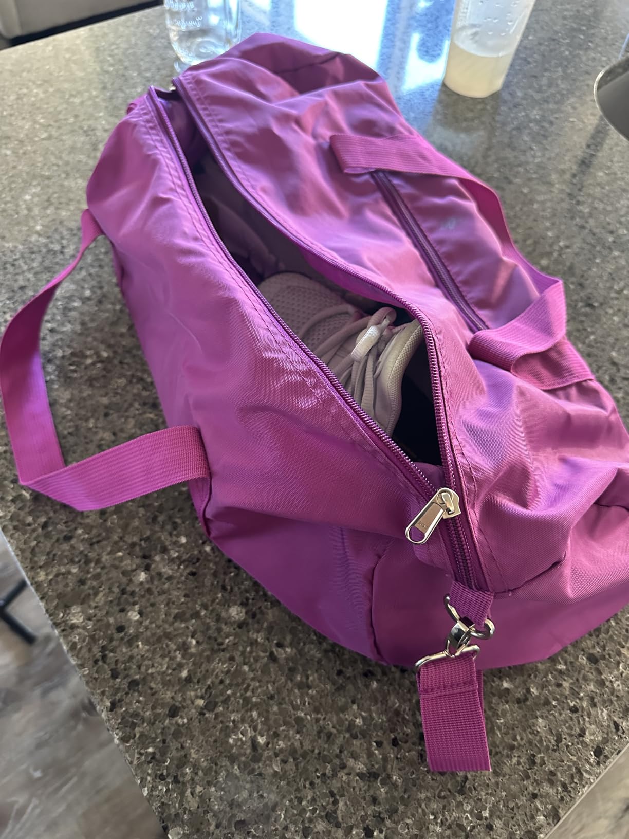 Vorspack Duffel Bag 20-24-28 Inches Foldable Gym Bag for Men Women Duffle Bag Lightweight with Inner Pocket for Travel Sports Customer Review Vorspack Duffel Bag 20-24-28 Inches Foldable Gym Bag for Men Women Duffle Bag Lightweight with Inner Pocket for Travel Sports - Customer Photo 1