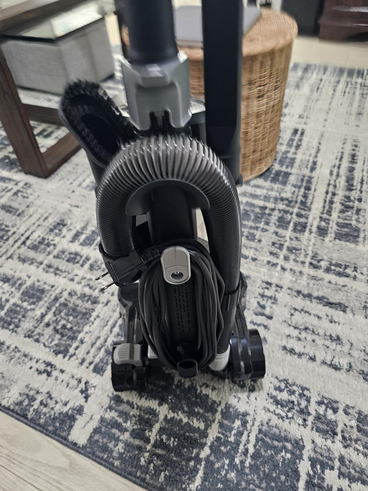 Eureka Airspeed Ultra-Lightweight Compact Bagless Upright Vacuum Cleaner, NEU10AE4, Green - Customer Photo 2