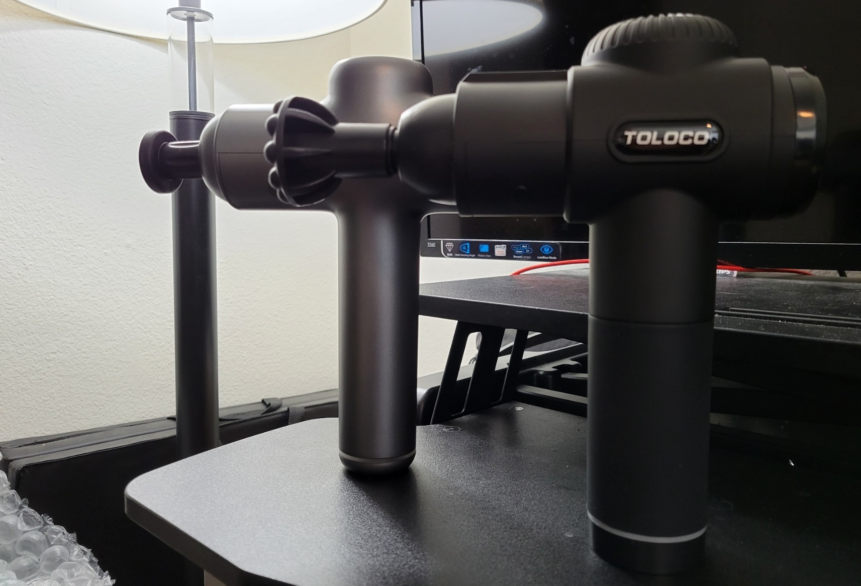 TOLOCO Massage Gun, Deep Tissue Back Massage for Athletes for Pain Relief, Percussion Massager with 10 Massages Heads & Silent Brushless Motor, Gifts for Fathers Day, Black Customer Review TOLOCO Massage Gun, Deep Tissue Back Massage for Athletes for Pain Relief, Percussion Massager with 10 Massages Heads & Silent Brushless Motor, Gifts for Fathers Day, Black - Customer Photo 1