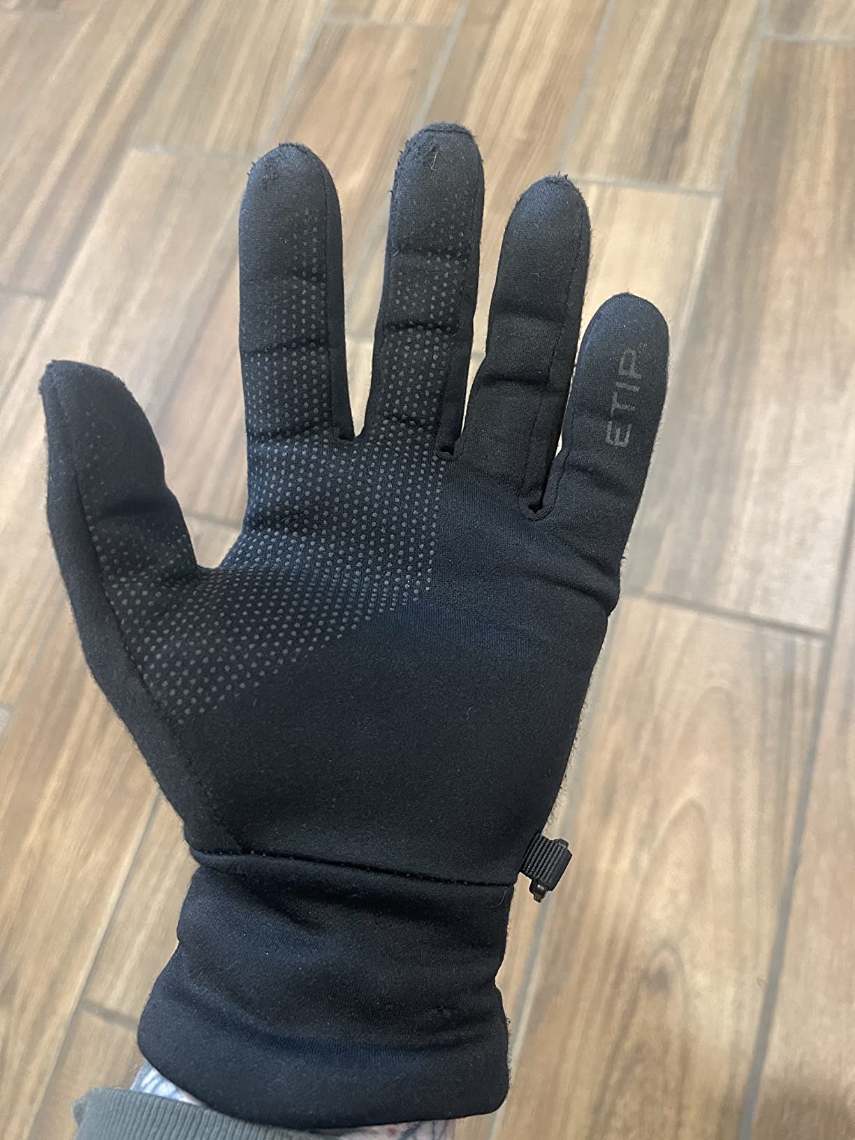 Etip Fleece Recycled Gloves | Touchscreen Compatible Gear for Men & Women, Hand Warming Winter Essential Customer Review Etip Fleece Recycled Gloves | Touchscreen Compatible Gear for Men & Women, Hand Warming Winter Essential - Customer Photo 4