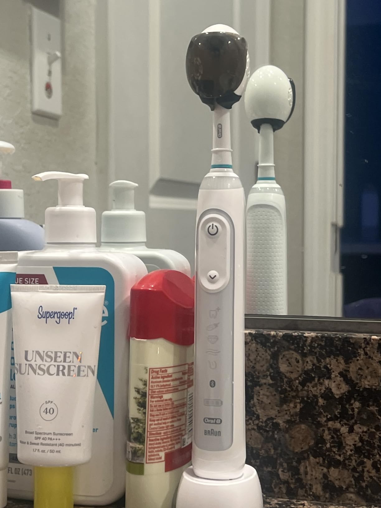 Oral-B Genius X Limited Rechargeable Electric Toothbrush with 1 Replacement Brush Head, Travel Case, Midnight Black - Customer Photo 1