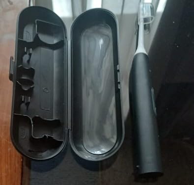 Philips Sonicare ProtectiveClean 5300 Rechargeable Electric Toothbrush, with Pressure Sensor, 3 Cleaning Modes, SmarTimer and QuadPacer, with 2 Bonus Brush Heads, Travel Case, Black, Model HX6423/34 - Customer Photo 2