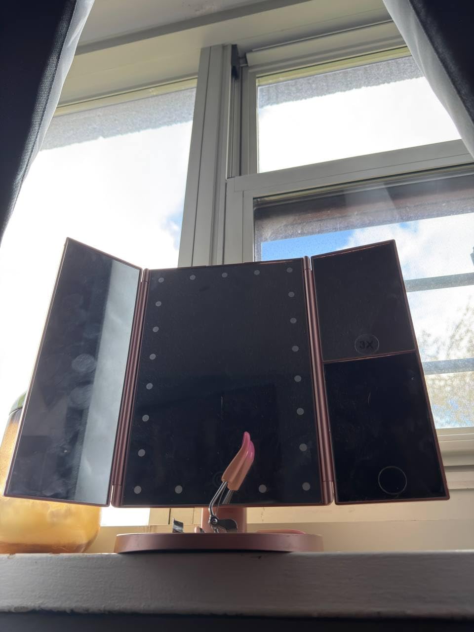 WEILY Makeup Mirror with 21 LED Lights,Two Power Supply Modes, Adjustable Touch Screen and 1x/2x/3x Magnification Tri-Fold Vanity Mirror,Chargeable Travel Cosmetic Mirror for Desktop (Black) - Customer Photo 1