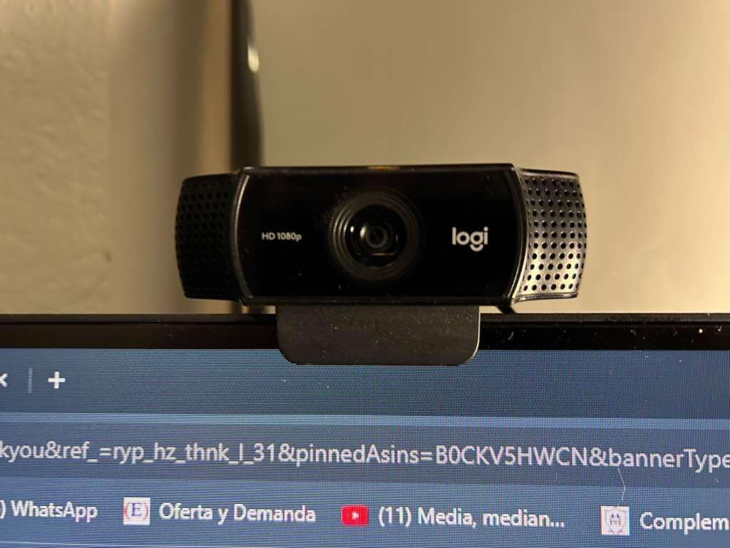 Logitech C920x HD Pro PC Webcam, Full HD 1080p/30fps Video, Clear Audio, HD Light Correction, Works with Microsoft Teams, Google Meet, Zoom, Nintendo Switch 2's new GameChat mode, Mac/Tablet- Black - Customer Photo 2
