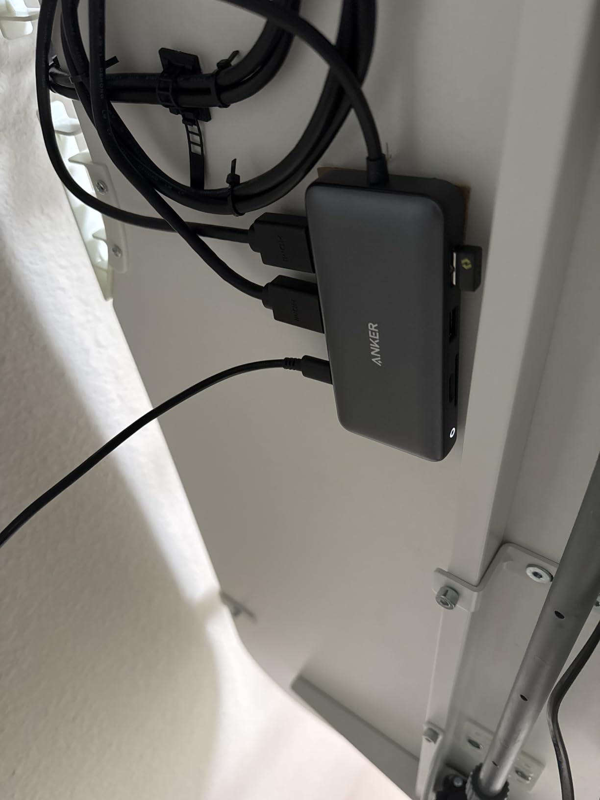 Anker Laptop Docking Station Dual Monitor, 8-in-1 USB C Hub, 4K Dual Monitor with 2 HDMI, 1 Gbps Ethernet Hub, 85W Power Delivery, SD Card Reader for MacBook Pro, XPS and More (Charger not Included) - Customer Photo 2