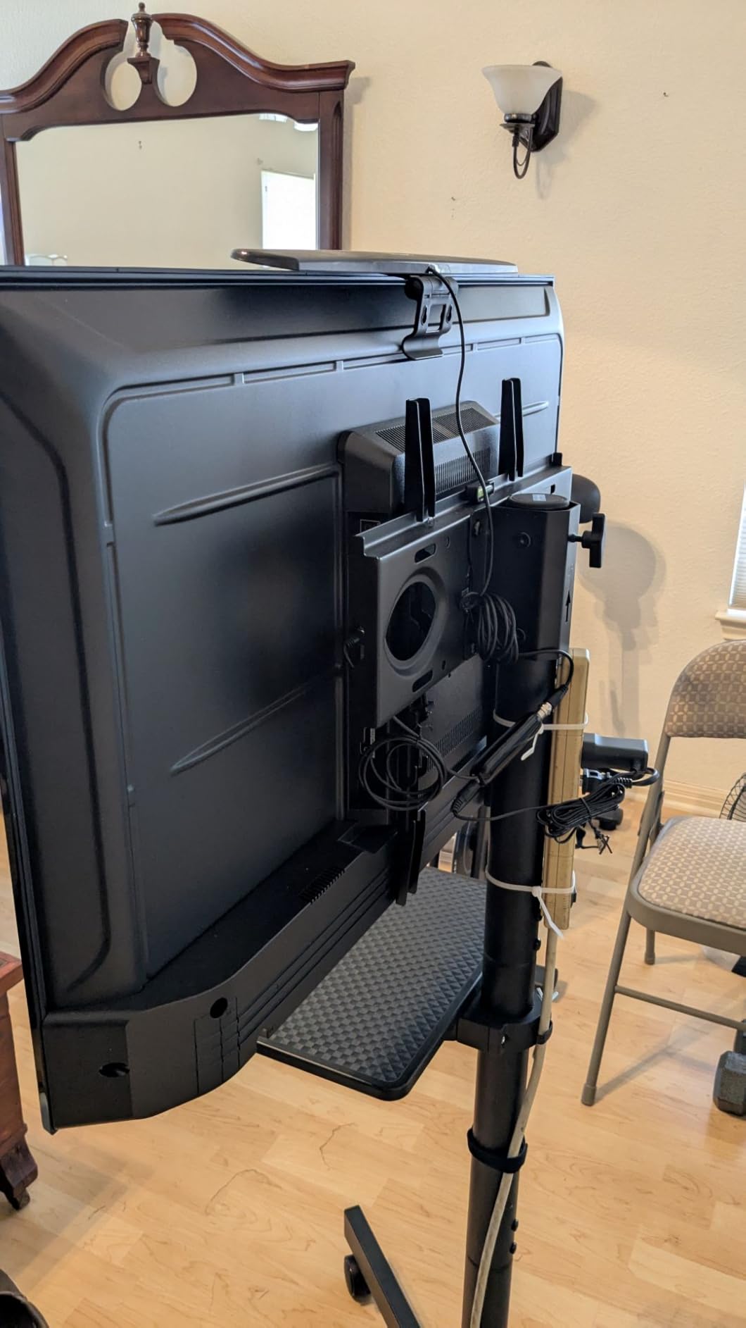 Philips Hover Amplified HD Digital TV Antenna, Long Range Smart TV Antenna, Easy Mount on Top of TV Design, Supports 4K 1080P HD VHF UHF, Signal Booster, Coax HDTV Cable/AC Adapter, SDV7219N/27 - Customer Photo 3