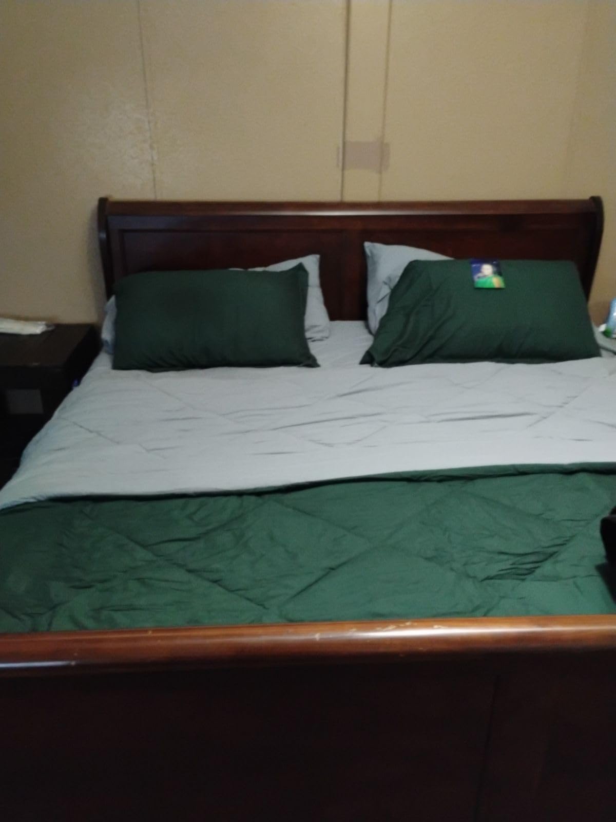 Bedsure Queen Comforter Set - 7 Pieces Reversible Black Bedding, Queen Size Bed Set for All Seasons, Bed in a Bag with Down Alternative Comforter, Sheets, Pillowcases & Shams - Customer Photo 2