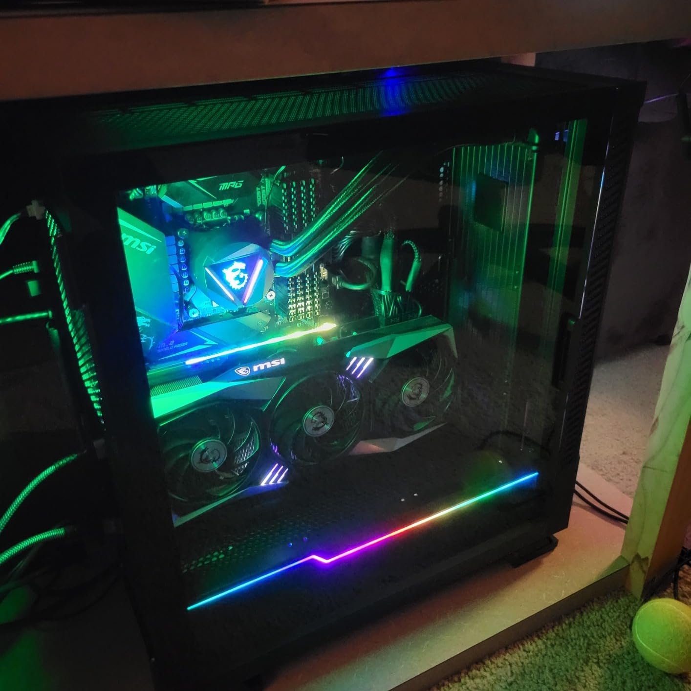 MSI MPG GUNGNIR 110R - Premium Mid-Tower Gaming PC Case - Tempered Glass Side Panel - 4 x ARGB 120mm Fans - Liquid Cooling Support up to 360mm Radiator - Two-Tone Design - Customer Photo 2