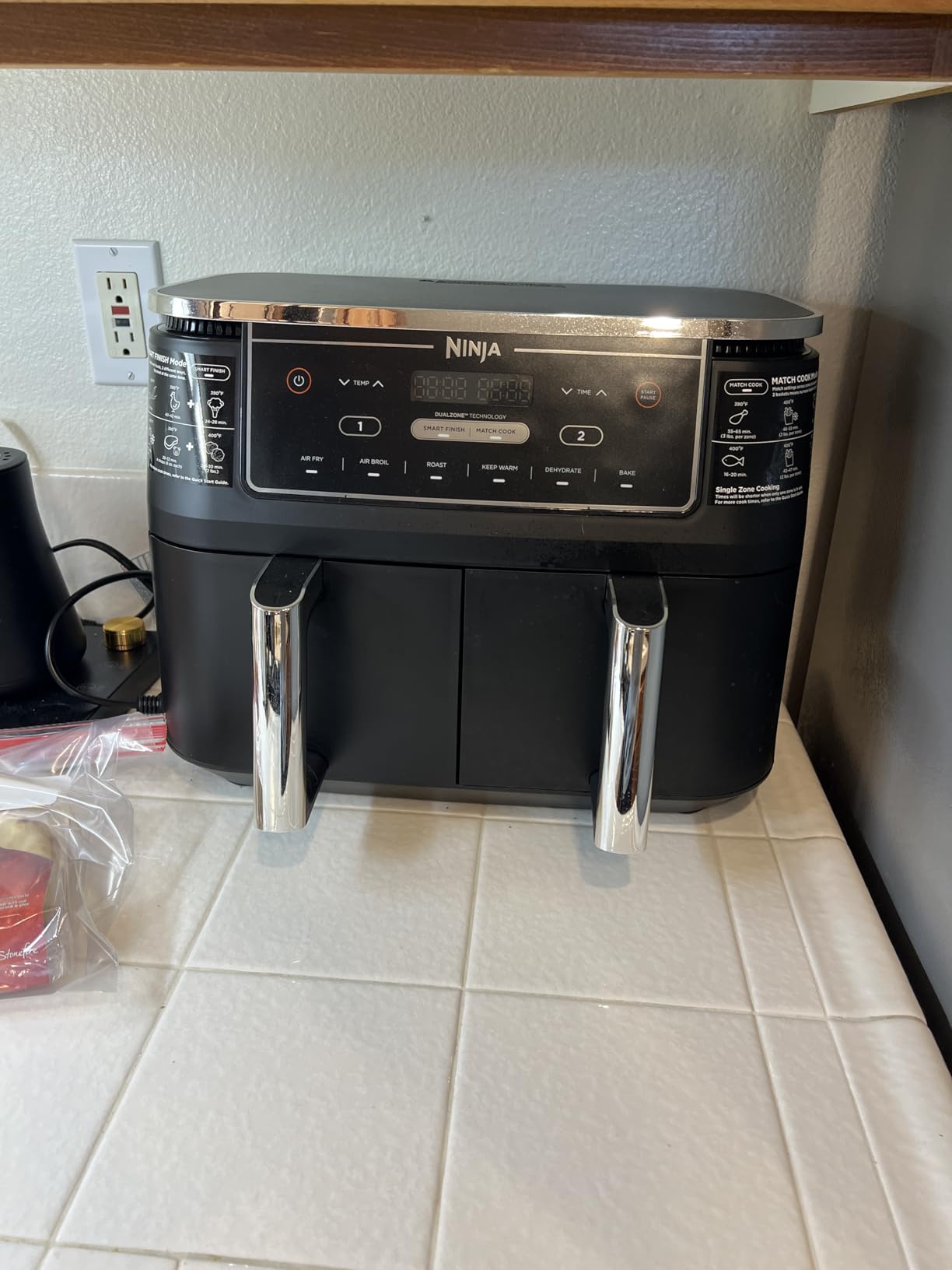 Ninja DZ201 Foodi 8 Quart 6-in-1 DualZone 2-Basket Air Fryer with 2 Independent Frying Baskets, Match Cook & Smart Finish to Roast, Broil, Dehydrate & More for Quick, Easy Meals, Grey - Customer Photo 5