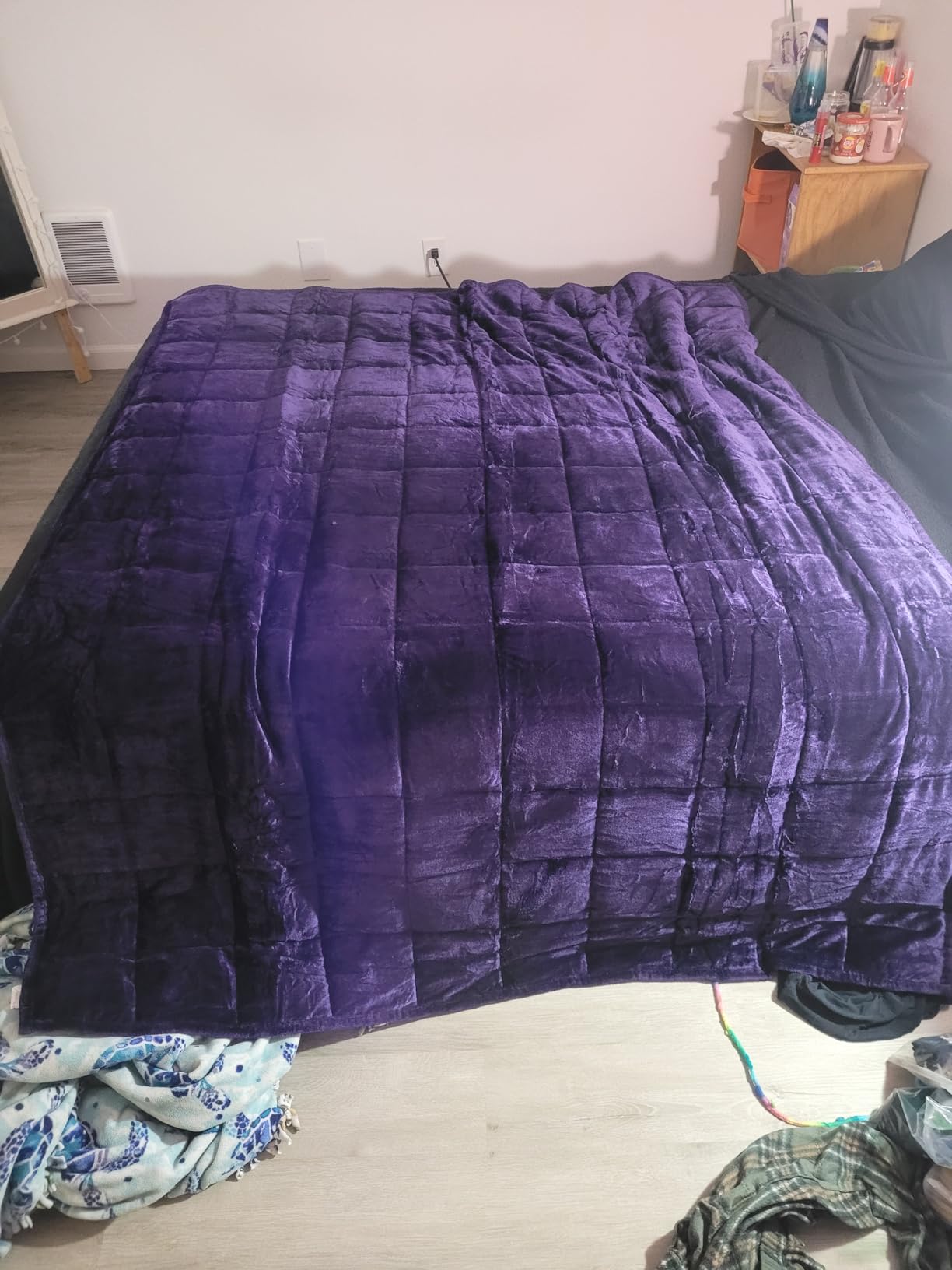 Alomidds Weighted Blanket Queen Size 15lbs 60 x 80 inches,Adult Weighted Blankets with Soft Plush Fleece,Fluffy Thick Warm Sherpa & Cozy Flannel Heavy Blanket for Sofa Bed,Forest Green - Customer Photo 4