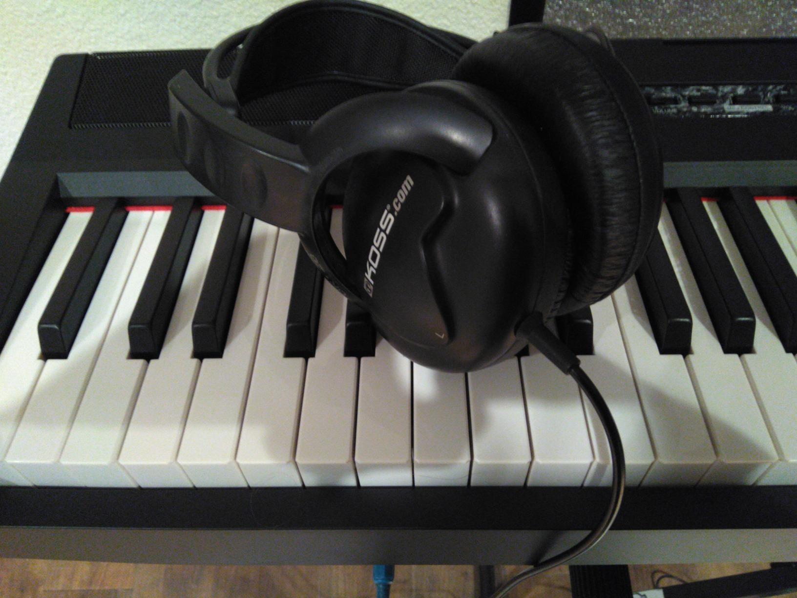 Donner DEP-20 Beginner Digital Piano 88 Key Full Size Weighted Keyboard, Portable Electric Piano with Furniture Stand, 3-Pedal Unit - Customer Photo 2