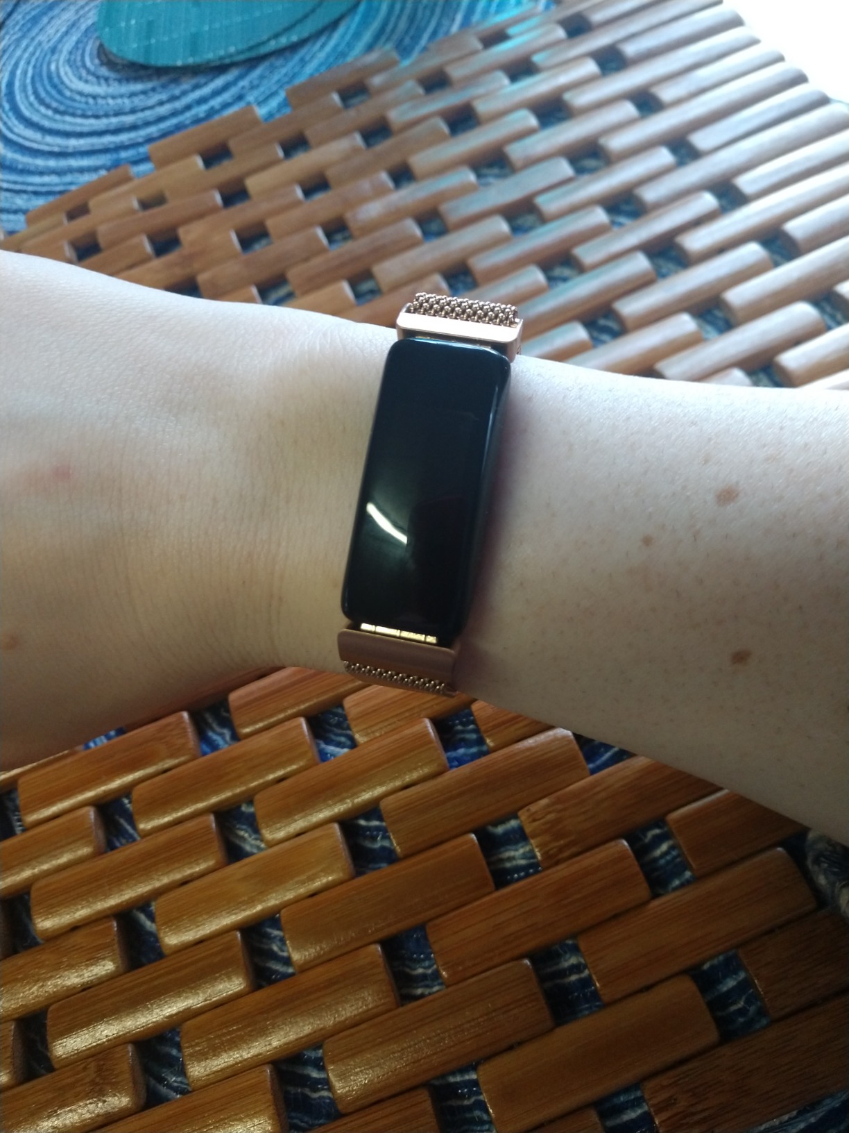 Fitbit Inspire 2 Health & Fitness Tracker with a Free 1-Year Fitbit Premium Trial, 24/7 Heart Rate, Black/Black, One Size (S & L Bands Included) - Customer Photo 2