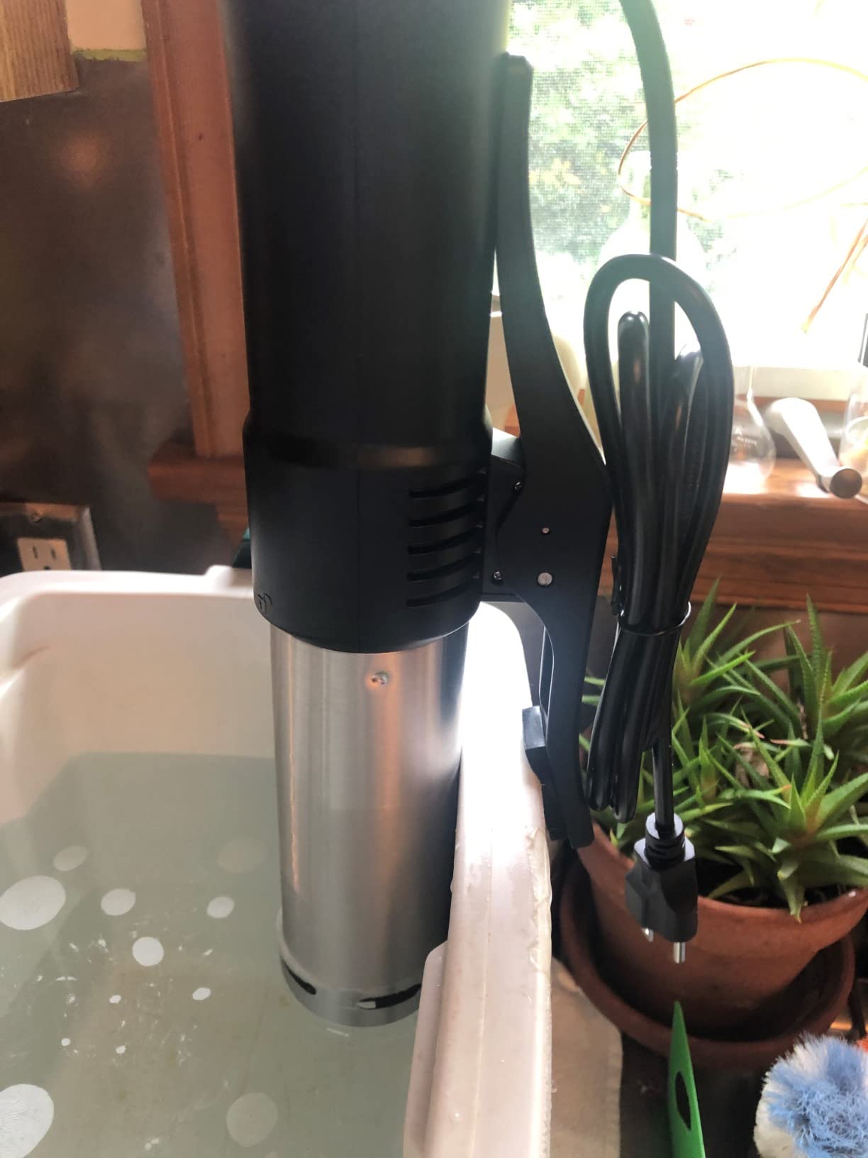 INKBIRD Wifi Sous Vide Cooker, 1000W Sous Vide Machine, Remote Control Immersion Circulator with APP Recipes Timer Alarm Mobile Notification 3D Water Heating Ultra-Quiet - Customer Photo 4