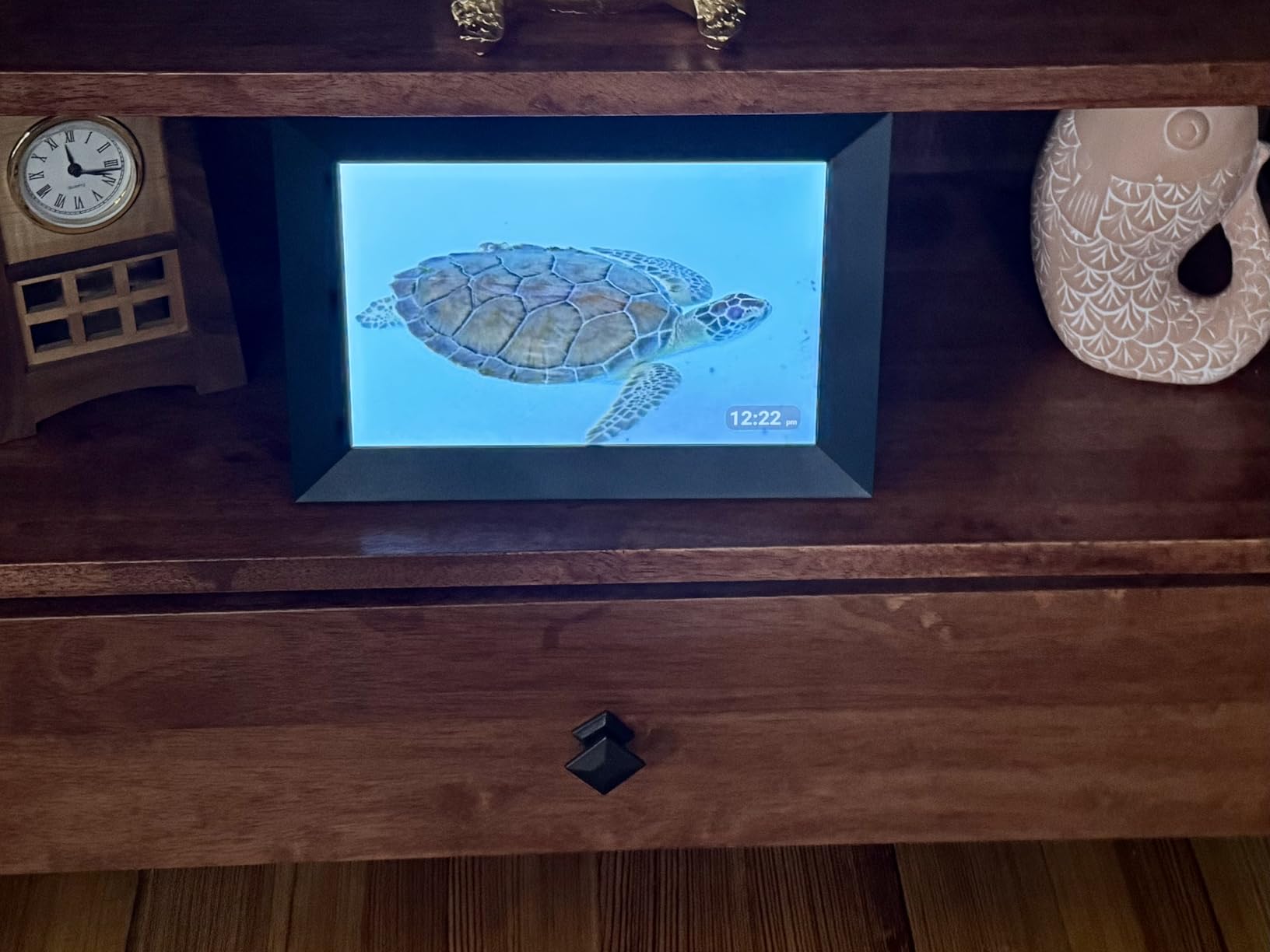 AEEZO 10.1 Inch WiFi Digital Picture Frame, IPS Touch Screen Smart Cloud Photo Frame with 32GB Storage, Easy Setup to Share Photos or Videos via AiMOR APP, Auto-Rotate, Wall Mountable (Black) - Customer Photo 1