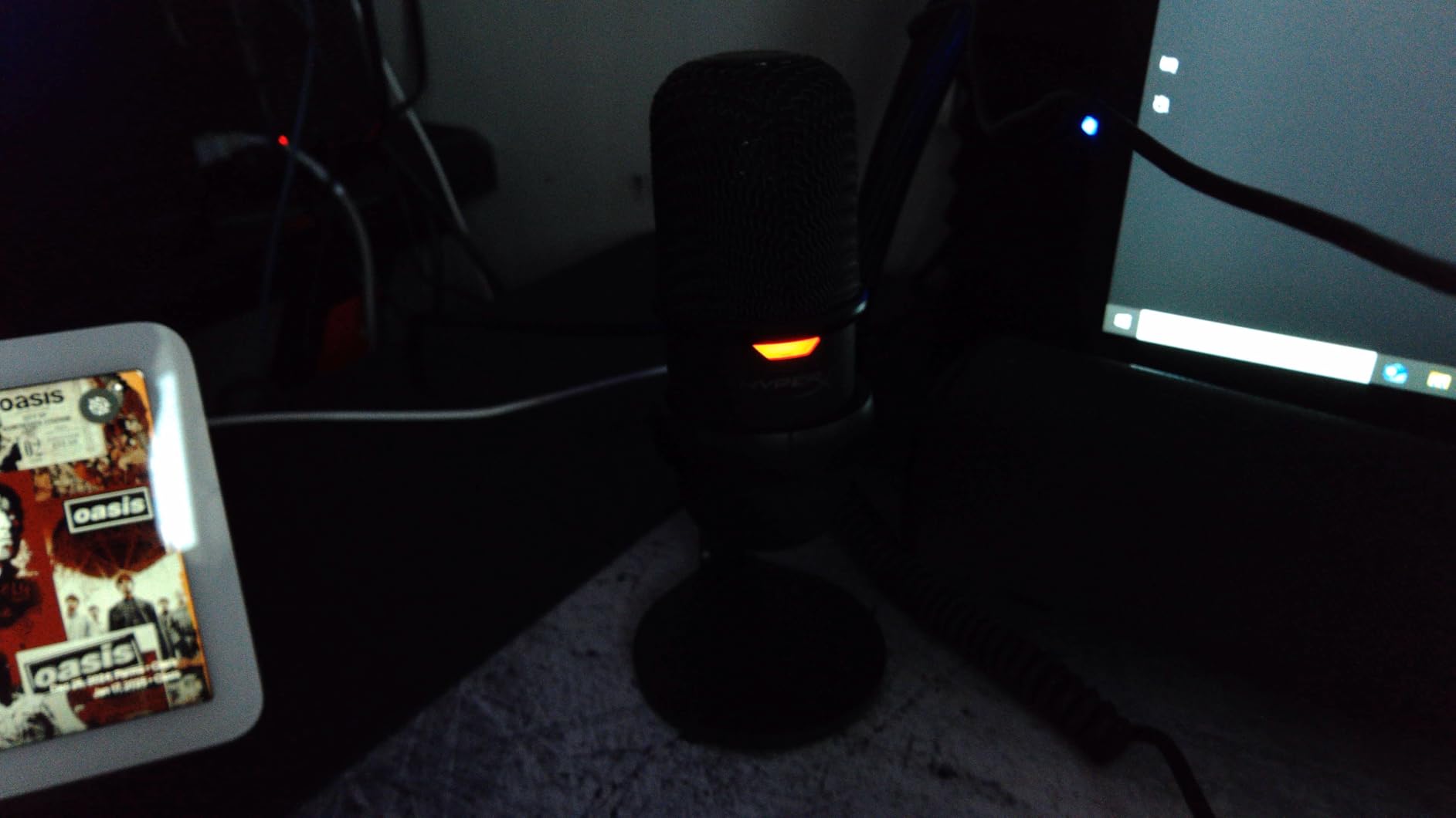 HyperX SoloCast – USB Condenser Gaming Microphone, for PC, PS4, PS5 and Mac, Tap-to-Mute Sensor, Cardioid Polar Pattern, great for Streaming, Podcasts, Twitch, YouTube, Discord,Black Customer Review HyperX SoloCast – USB Condenser Gaming Microphone, for PC, PS4, PS5 and Mac, Tap-to-Mute Sensor, Cardioid Polar Pattern, great for Streaming, Podcasts, Twitch, YouTube, Discord,Black - Customer Photo 3