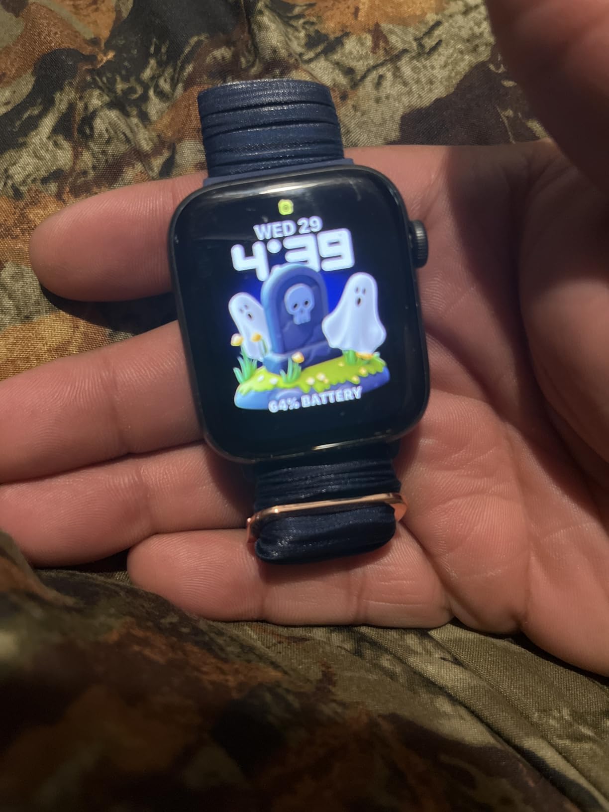 Apple Watch SE (GPS + Cellular, 40mm) - Space Gray Aluminum Case with Black Sport Band (Renewed) Customer Review Apple Watch SE (GPS + Cellular, 40mm) - Space Gray Aluminum Case with Black Sport Band (Renewed) - Customer Photo 1