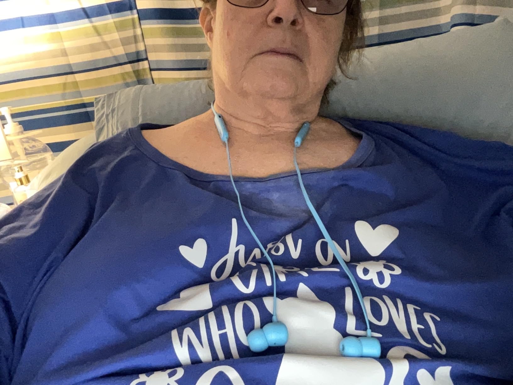 Beats Flex Wireless Earbuds - Apple W1 Headphone Chip, Magnetic Earphones, Class 1 Bluetooth, 12 Hours of Listening Time, Built-in Microphone - Black - Customer Photo 1