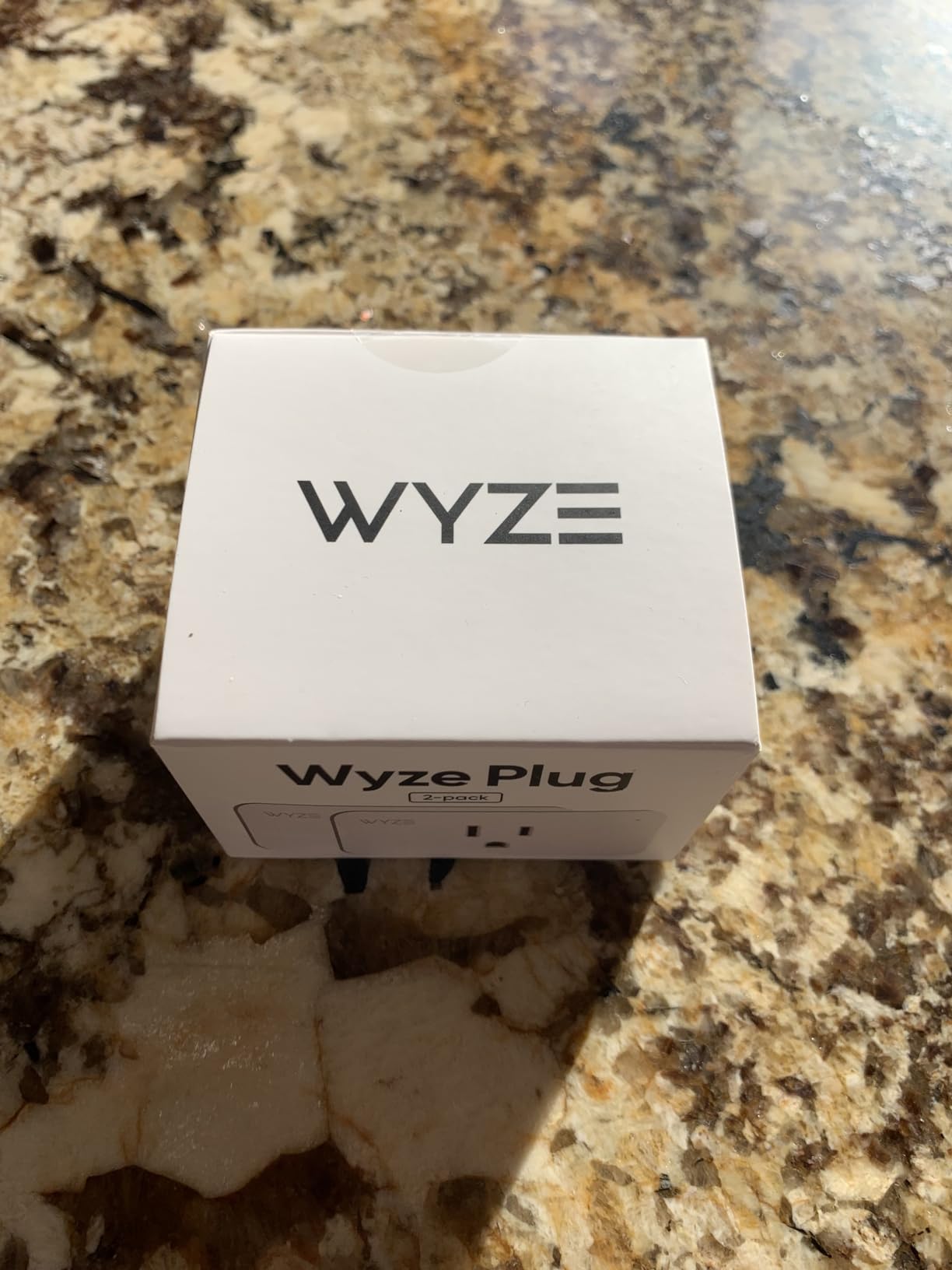 Wyze Plug, 2.4GHz WiFi Smart Plug, Compatible with Alexa, Google Assistant, IFTTT, No Hub Required, Four-Pack, White - Customer Photo 5
