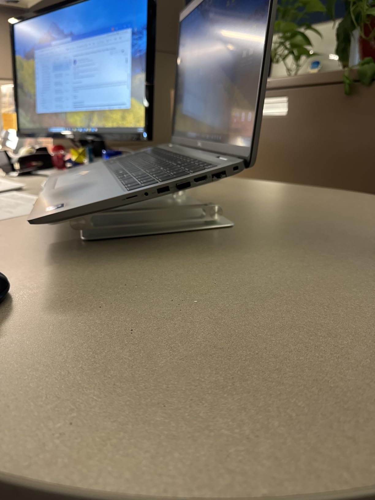 Lamicall Adjustable Laptop Stand, Portable Laptop Riser, Aluminum Laptop Stand for Desk Foldable, Ergonomic Computer Notebook Stand Holder for MacBook Air Pro, Dell XPS, HP (10-17.3'')- Silver customer photo 1