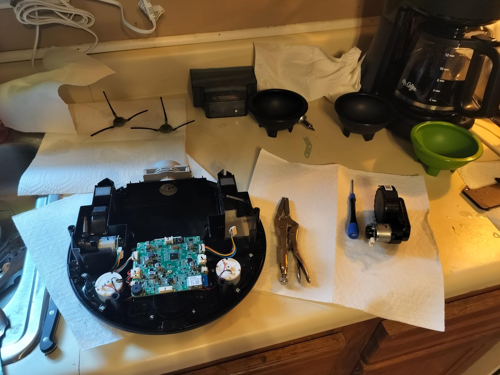 Lefant Robot Vacuum Cleaner, Strong Suction, 120 Mins Runtime, Slim, Low Noise, Automatic Self-Charging, Wi-Fi/App/Alexa Control, Ideal for Pet Hair Hard Floor and Daily Cleaning, M210 - Customer Photo 2