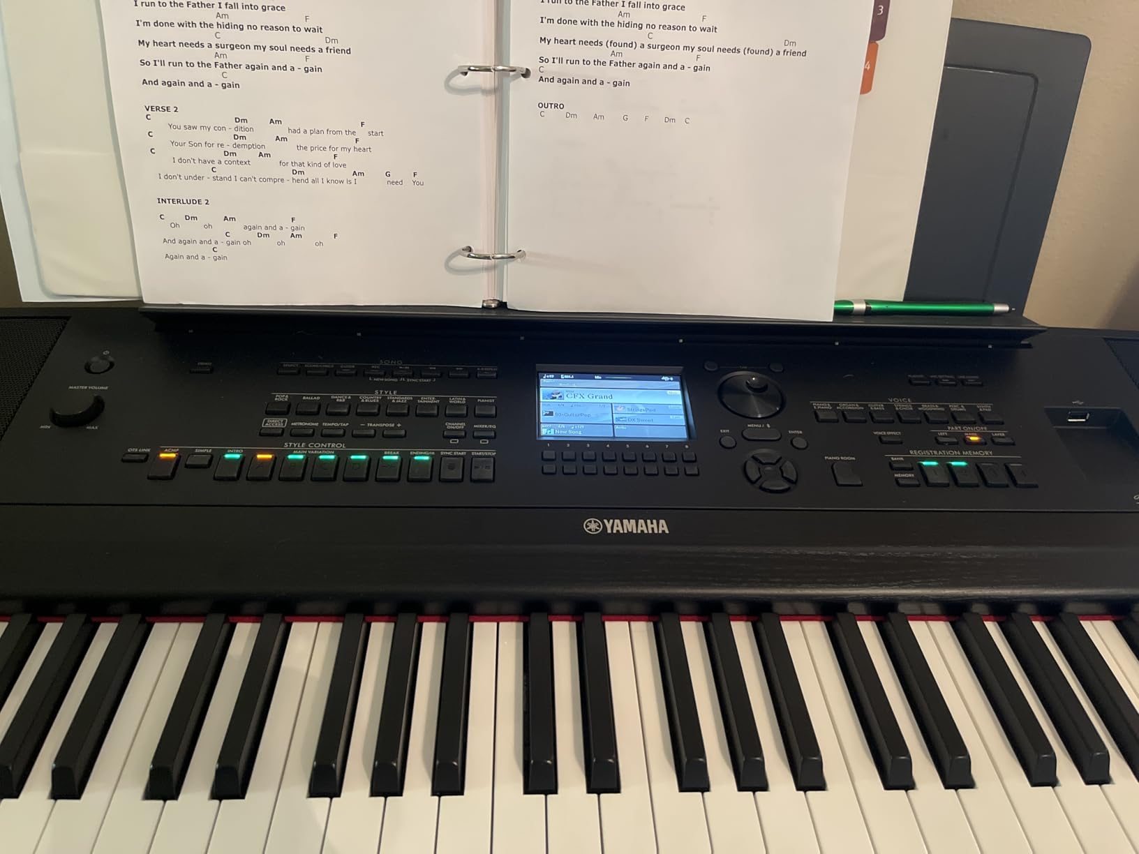 Yamaha DGX-670B, 88-Key Weighted Digital Piano with Sustain Foot Switch and Music Rest, Black - Furniture Stand Sold Separately - Customer Photo 1