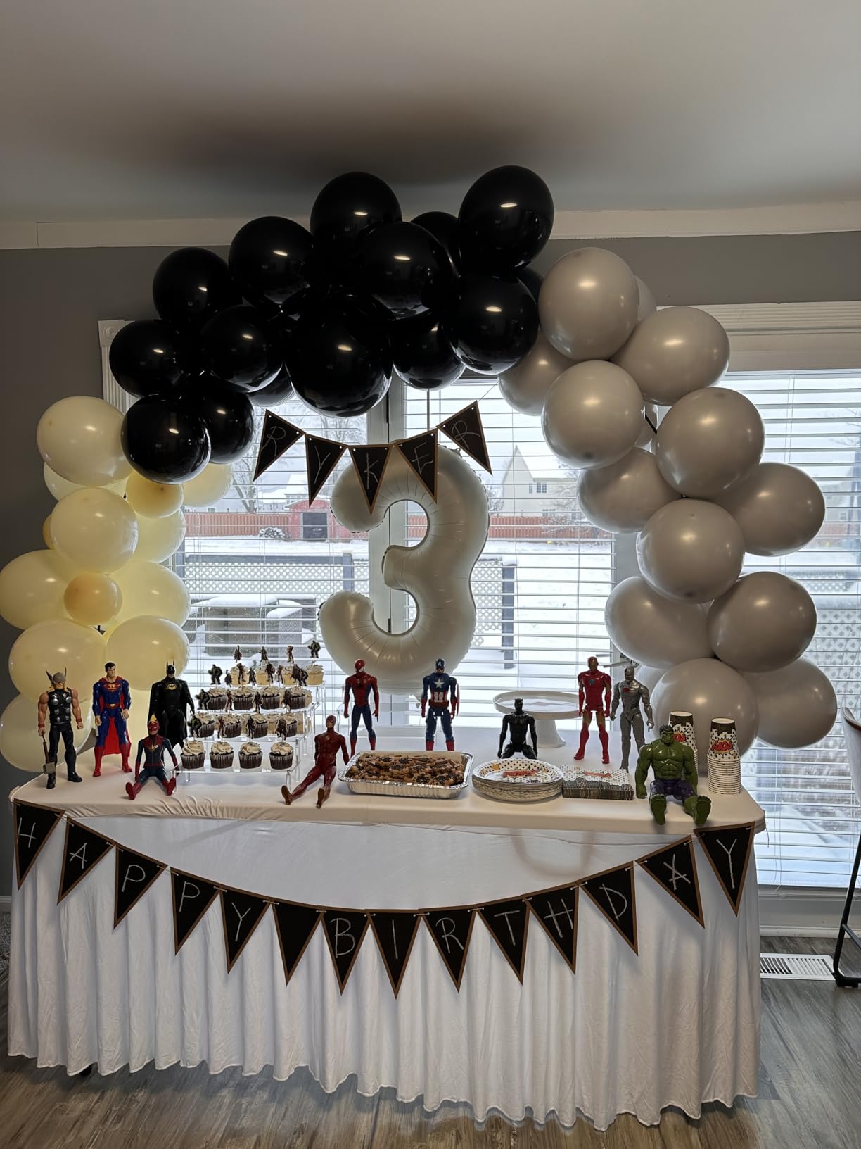 Marvel Titan Hero Series Action Figure Multipack, 6 Action Figures, 12-Inch Toys, Inspired By Marvel Comics, For Kids Ages 4 And Up (Amazon Exclusive) - Customer Photo 1