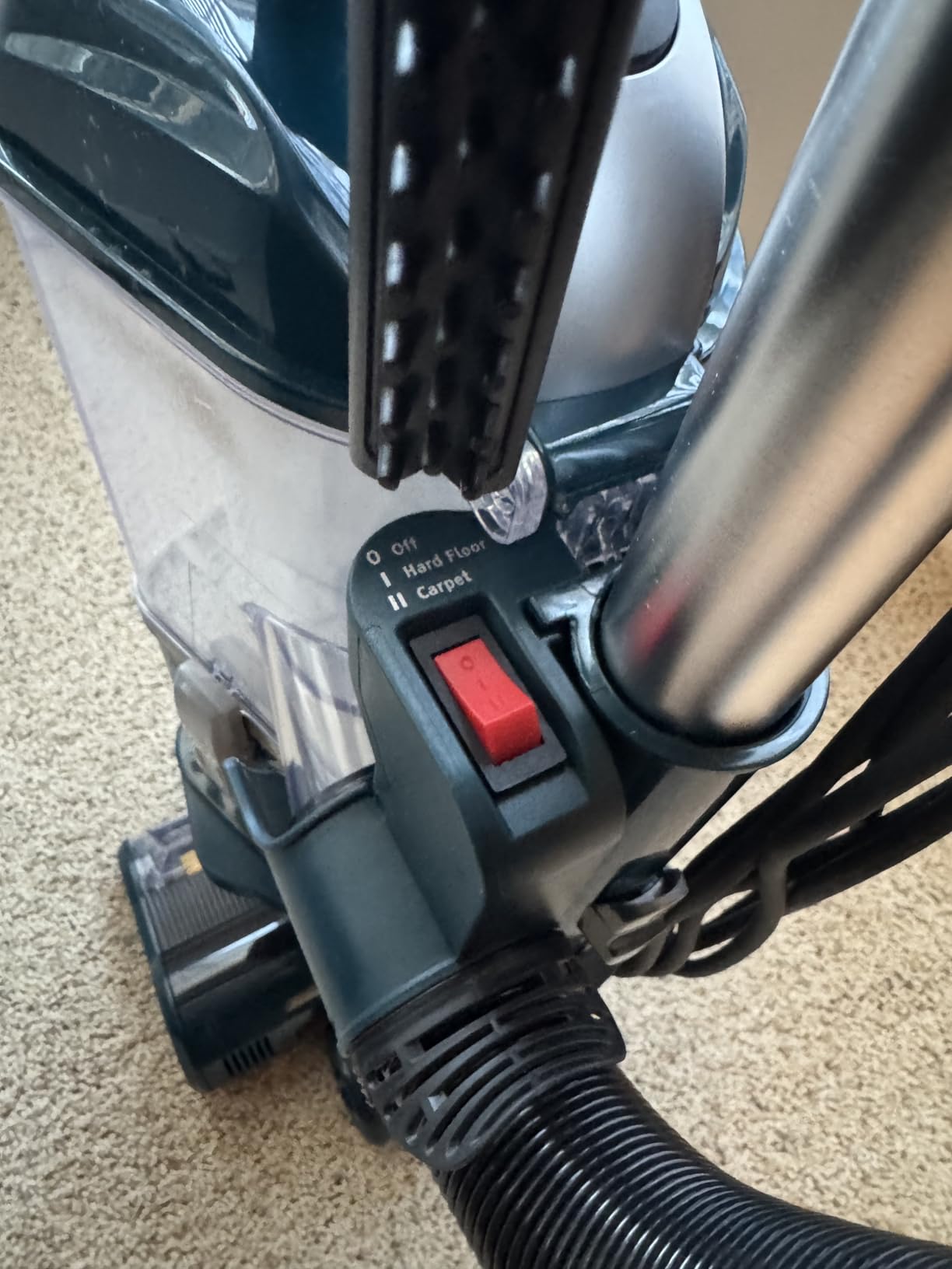 Shark Upright Vacuum, Navigator Lift-Away with Self-Cleaning Brushroll, HEPA Filter, Swivel Steering, Upholstery Tool & Pet Crevice Tool, Perfect for Pets & Multi-Surface, Teal, ZU503AMZ - Customer Photo 2