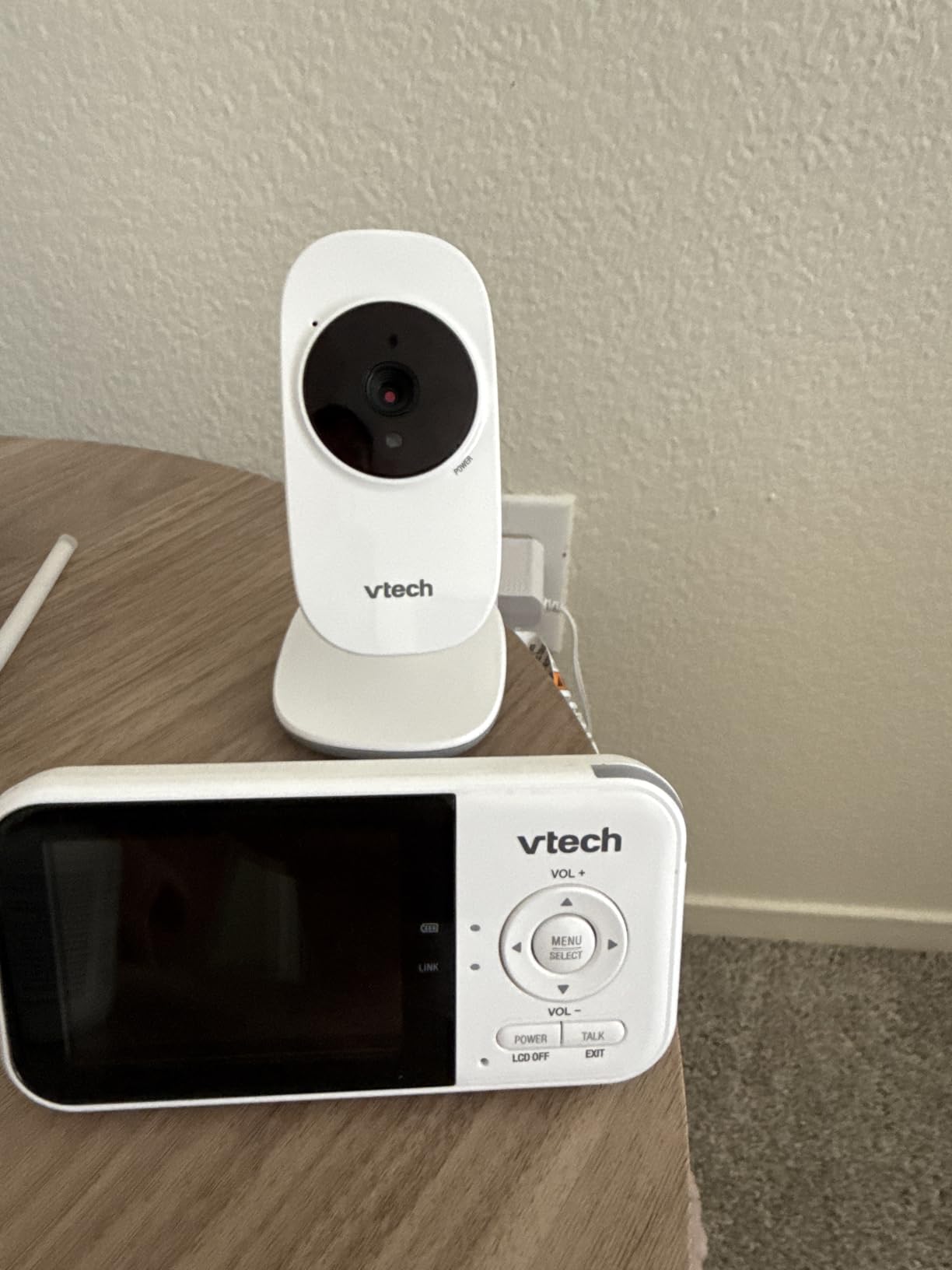 VTech VM819 Baby Monitor with Camera and Audio, 2.8