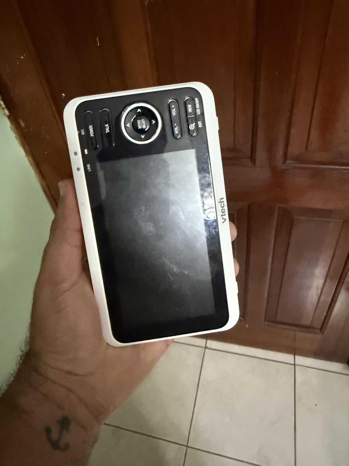 VTech VM819 Baby Monitor with Camera and Audio, 2.8