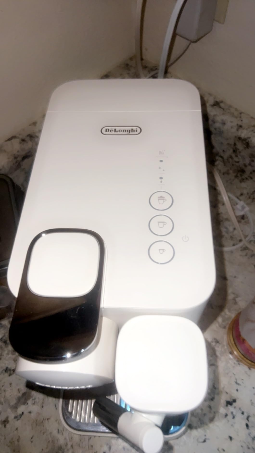 Nespresso Lattissima One Original Espresso Machine with Milk Frother by De'Longhi, Silky White - Customer Photo 1