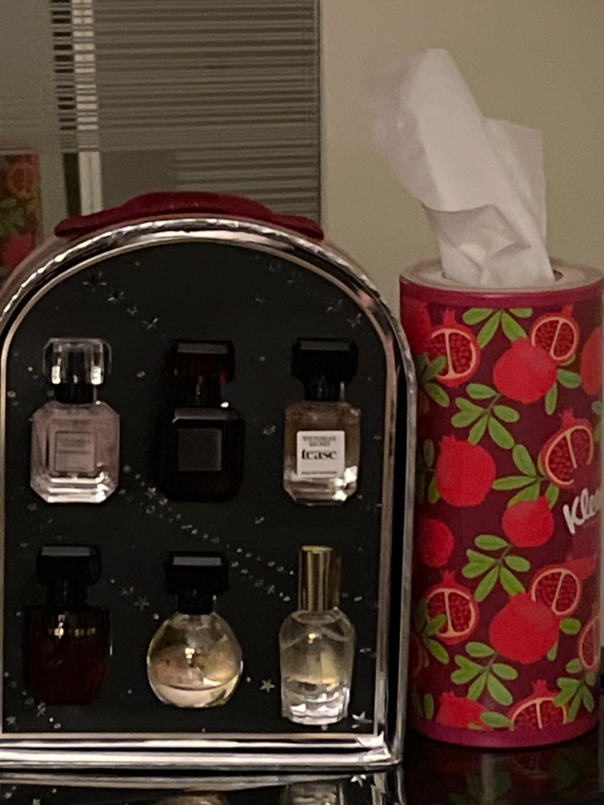 Victoria's Secret Mini Eau de Parfum Discovery Gift Set: Bombshell, Bombshell Magic, Tease, Bare, Very Sexy, & Heavenly - Customer Photo 1