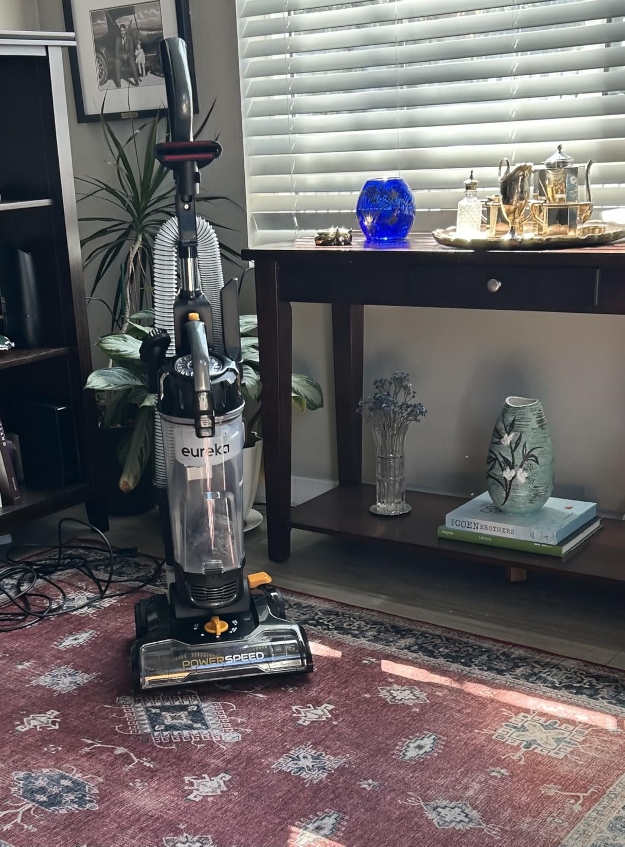 Eureka PowerSpeed Lightweight Upright Vacuum Cleaner for Carpet and Hard Floor, Powerful Bagless Upright Vacuum Cleaner for Home Pets, NEU181A, Blue - Customer Photo 2